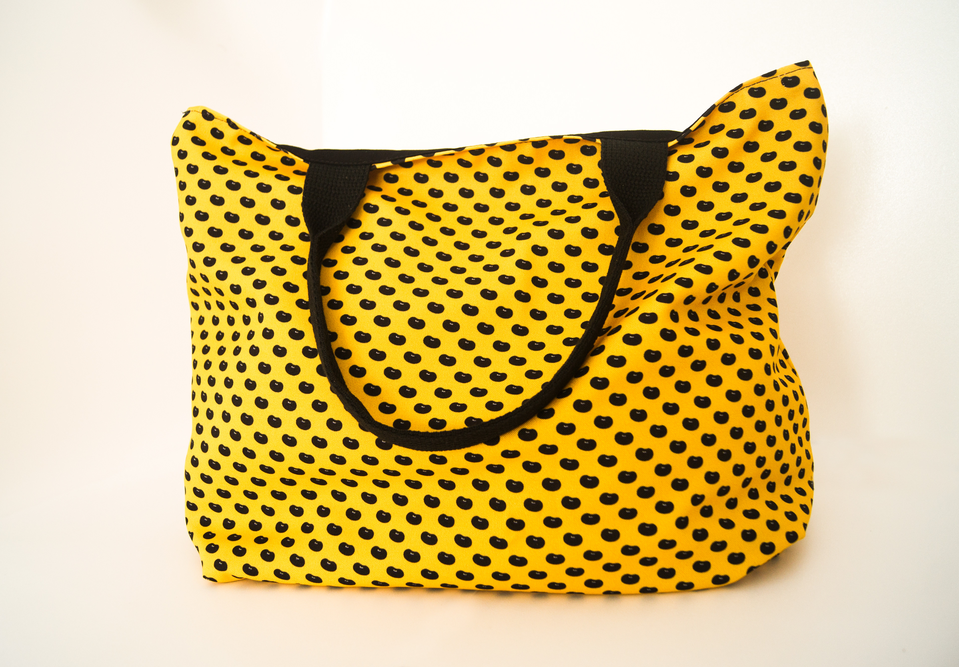 Affordable Feijoada Art & Design merchandise:Tote bag screened with bold vector printed pattern inspired by Brazilian markets
