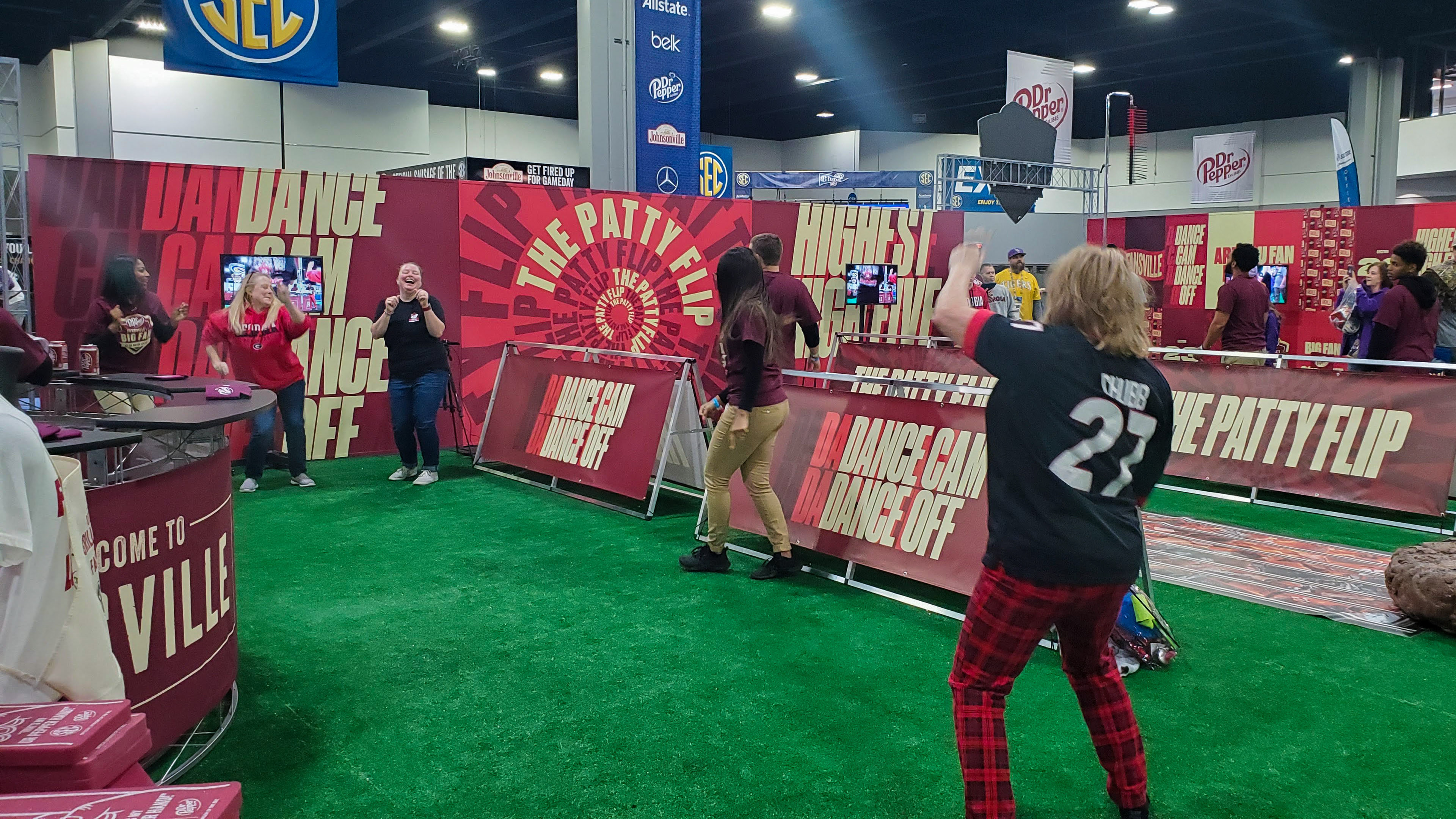 DANCE CAM DANCE OFF: Show me your moves!