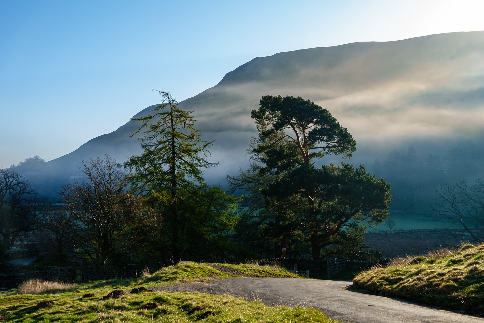 Early morning mist drifts over Steel Knotts, Martindale Common. 