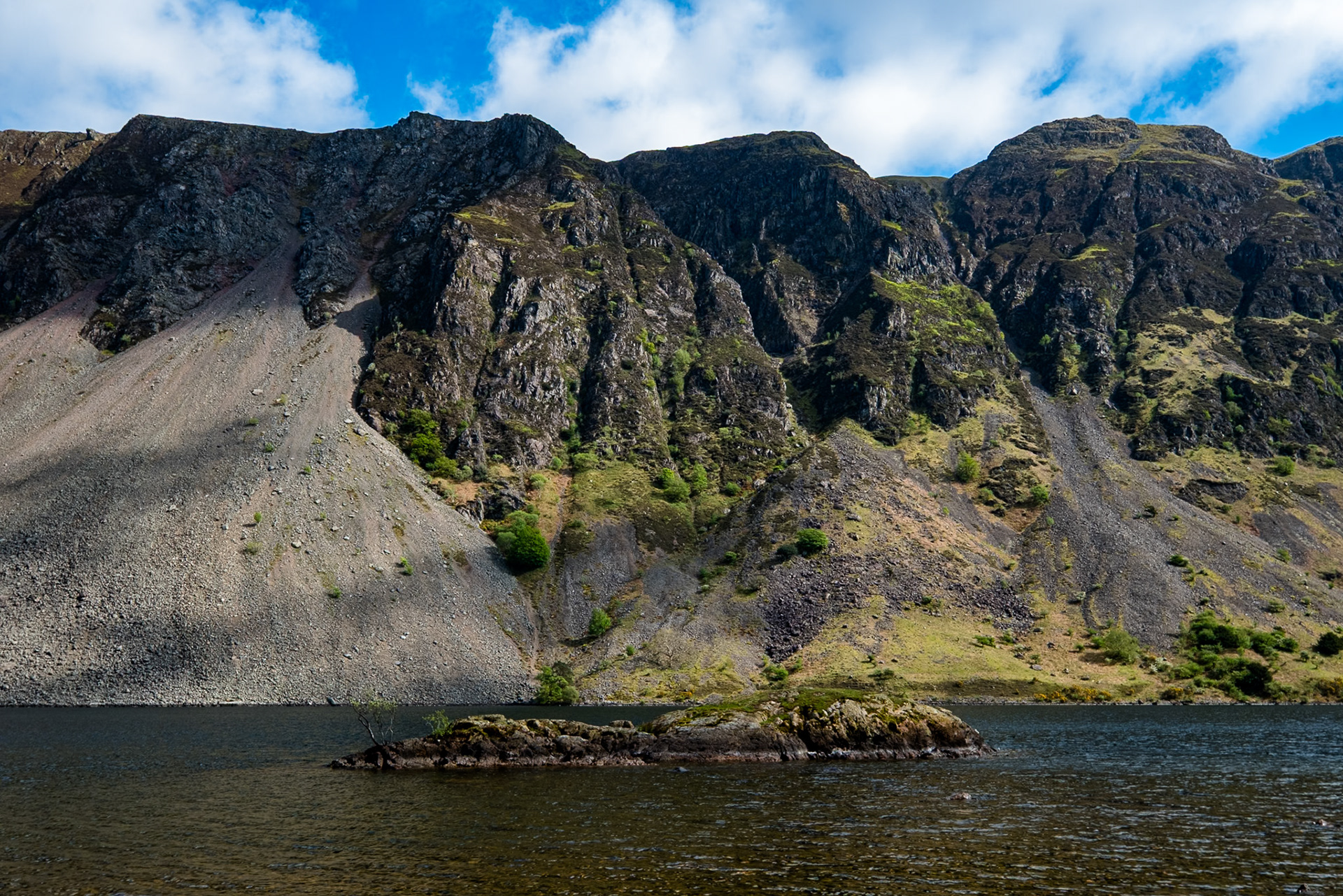 A view of the Wasdale Screes, with Whin Rigg towering over Wastwater. 