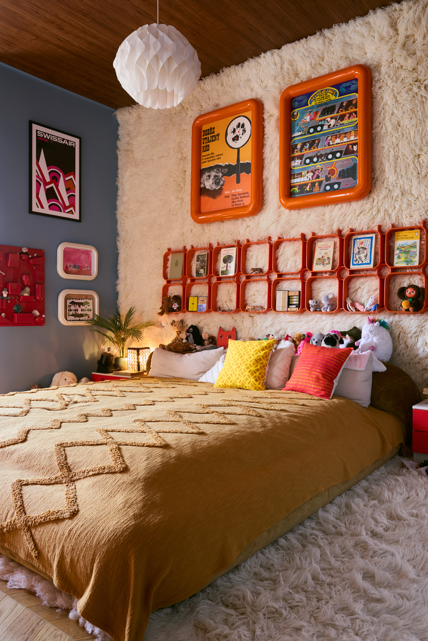 Interiorfotografie eines 70s Apartments in Berlin, fotografiert für Paul Kalkbrenner und Sony Music von Maike Piorr