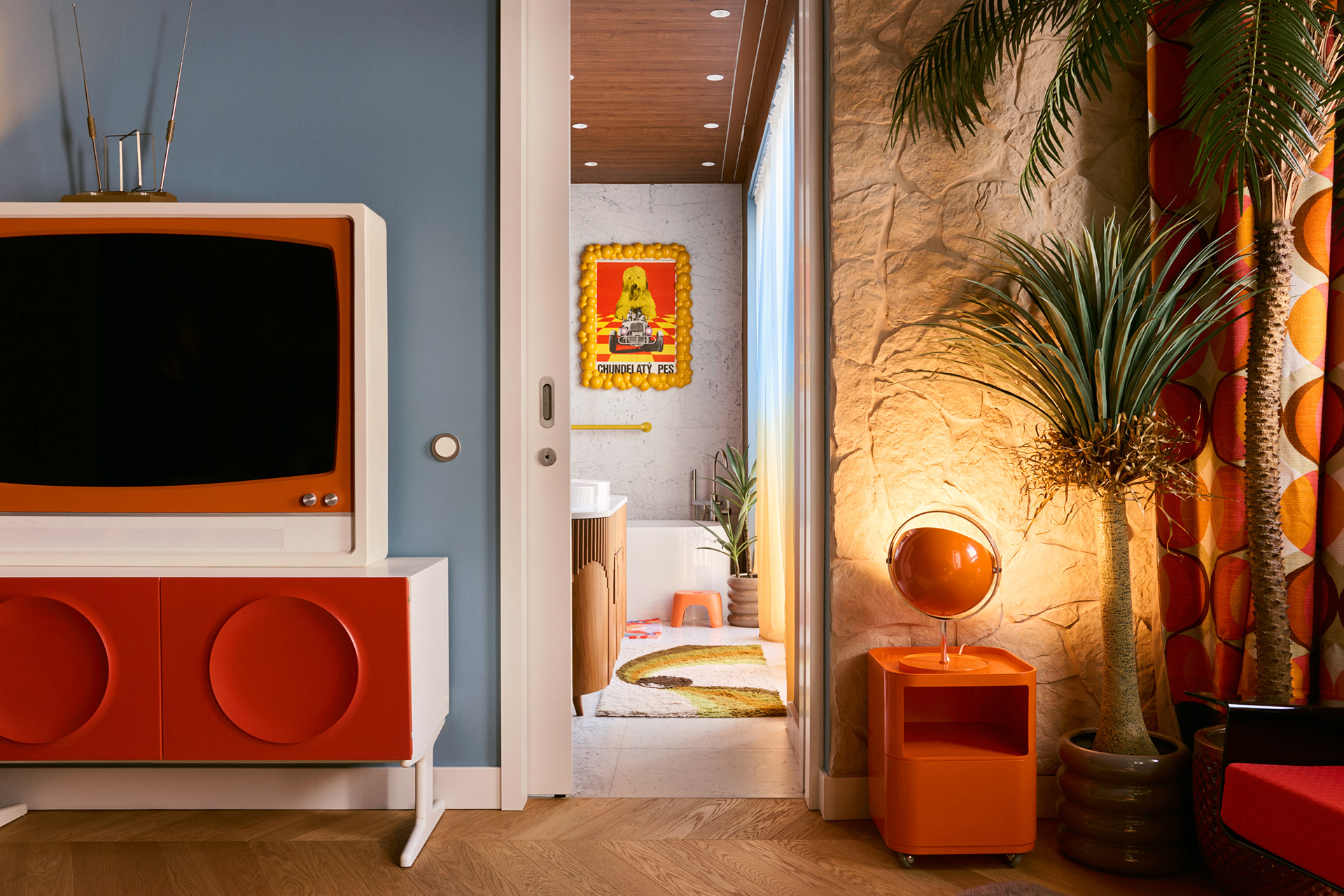 Interiorfotografie eines 70s Apartments in Berlin, fotografiert für Paul Kalkbrenner und Sony Music von Maike Piorr