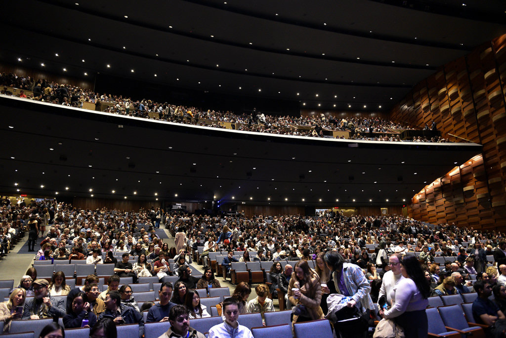 Caption: Audience members take their seats in a packed auditorium ahead of a “La La Land” concert screening at Meridian Hall in Toronto on Saturday, March 7, 2026. The afternoon performance drew a sold-out crowd of fans eager to hear the film’s acclaimed soundtrack performed live. Camera Settings: 1/60, ISO 1600, f/2.8