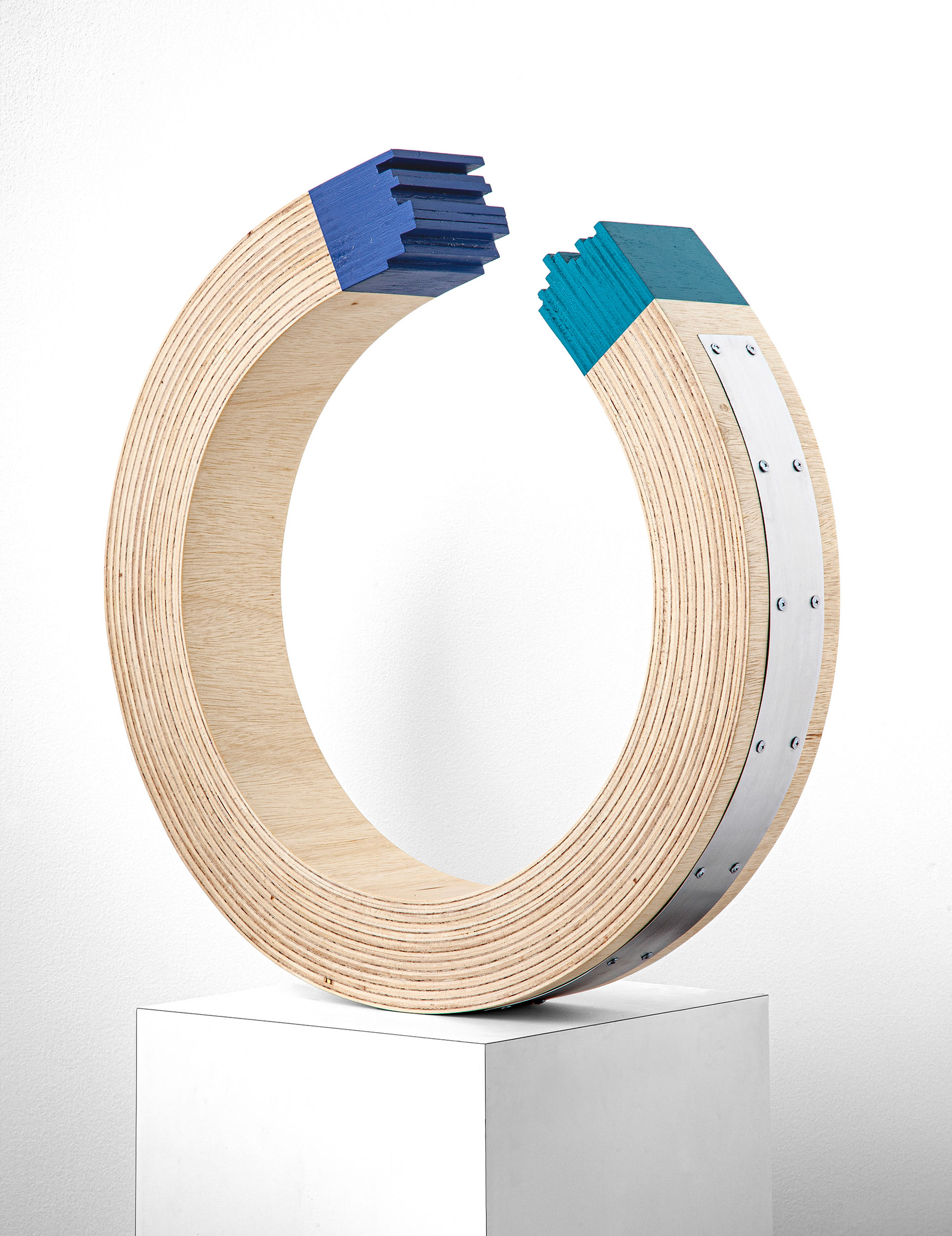 Choker  (2023, Laminated wood, aluminum, paint 32” x 32” x 6”)