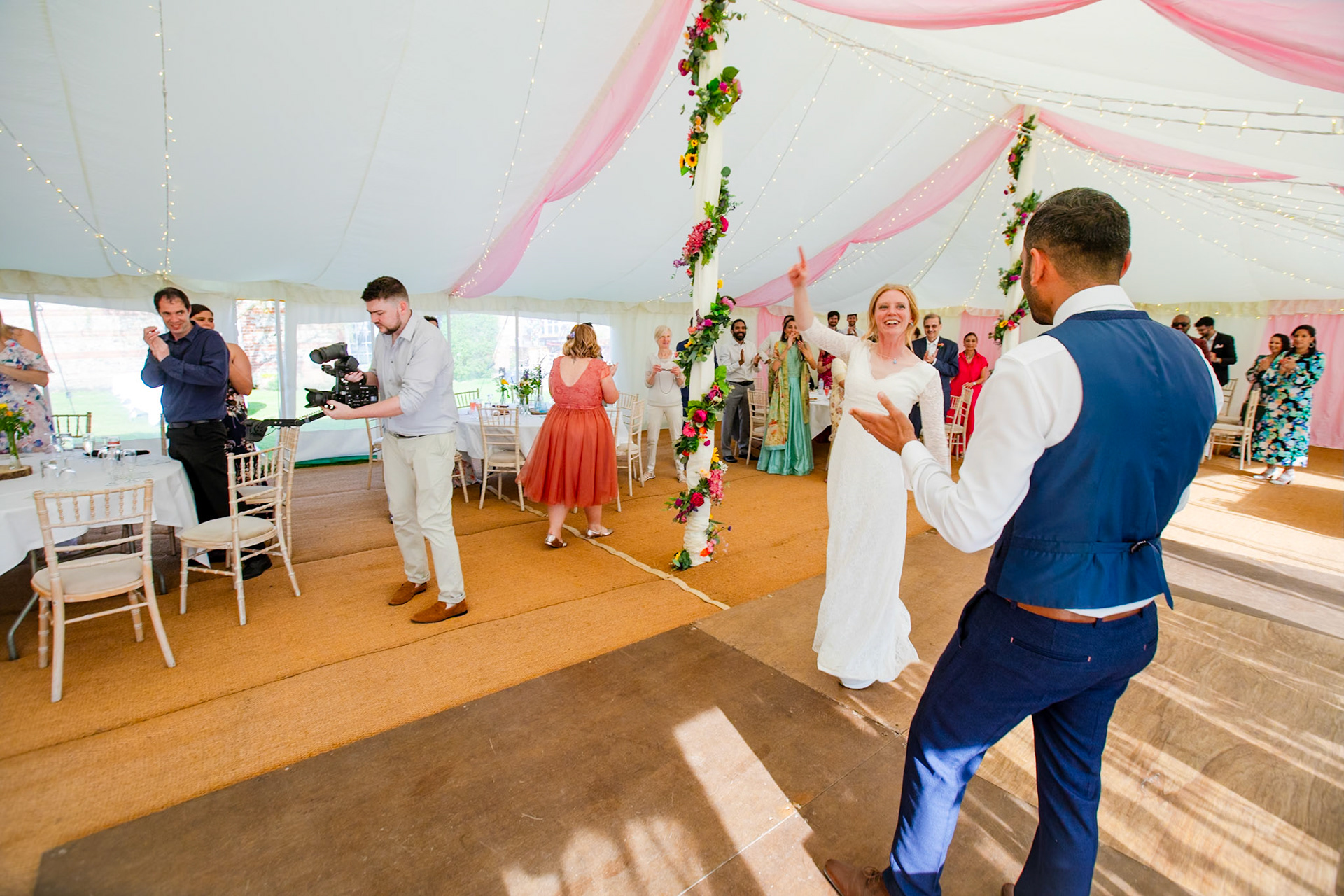 Pictures from Jay and Flo's beautiful spring wedding that took place at Shaftesbury in North Dorset and