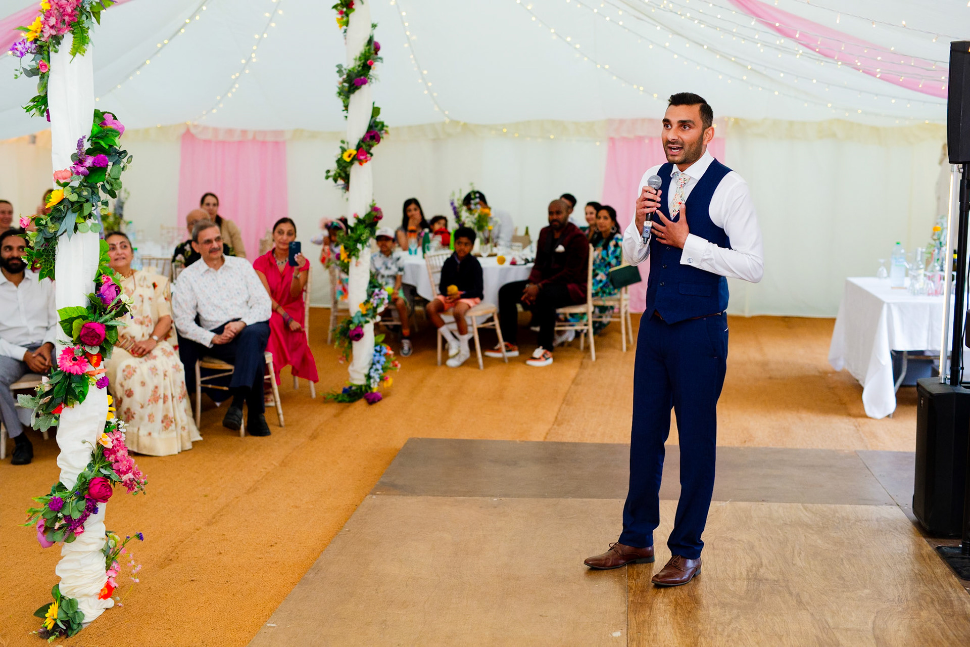 Pictures from Jay and Flo's beautiful spring wedding that took place at Shaftesbury in North Dorset and