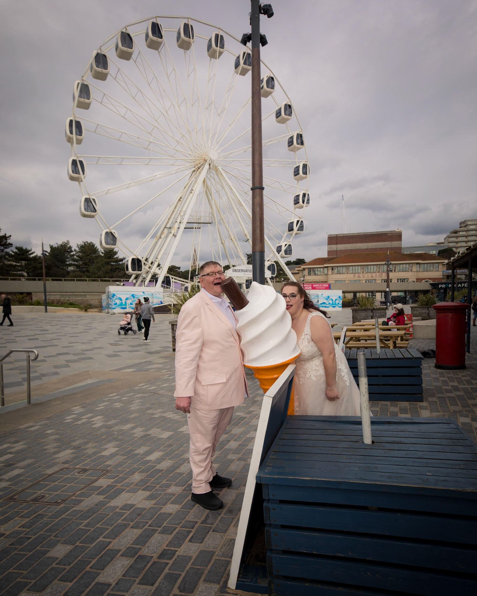 Autumn and Roberts Wedding in Bournemouth, cereomany at Bournemouth Town Hall and Photos along Bournemouth Seafront