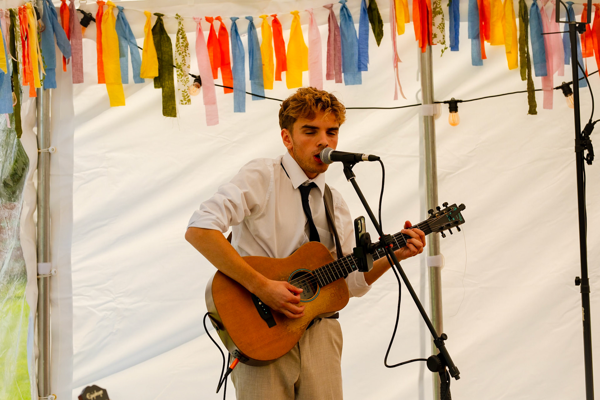 Holly and Olivers wedding that took place on 10th May 2025 with the ceremony taking place at Shaftesbury Town Hall photos on the Famouse Gold Hill and reception at a local house.