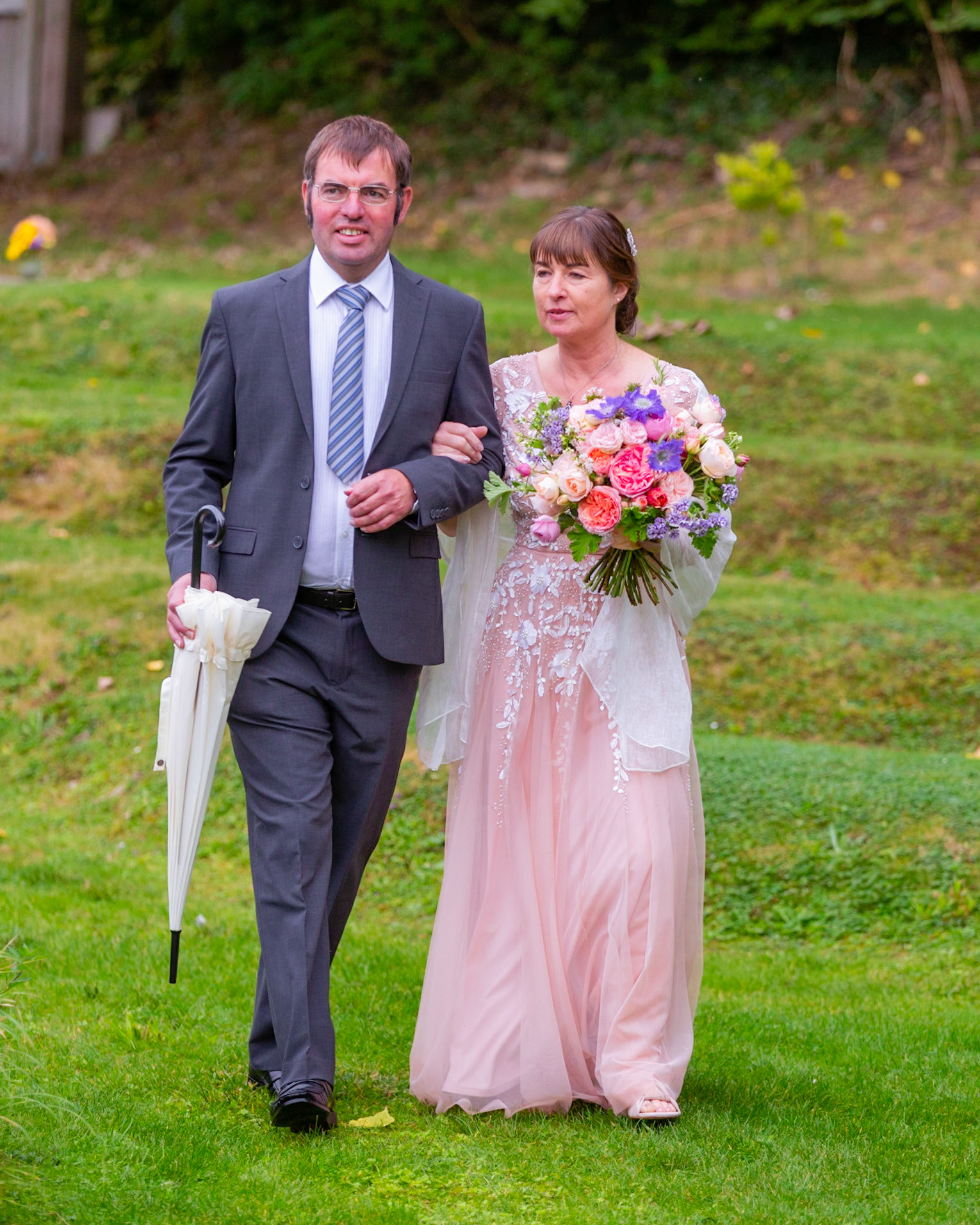 Sharon and Chris at their beautiful Wedding at The Springhead Gardens near Shaftesbury Dorset
