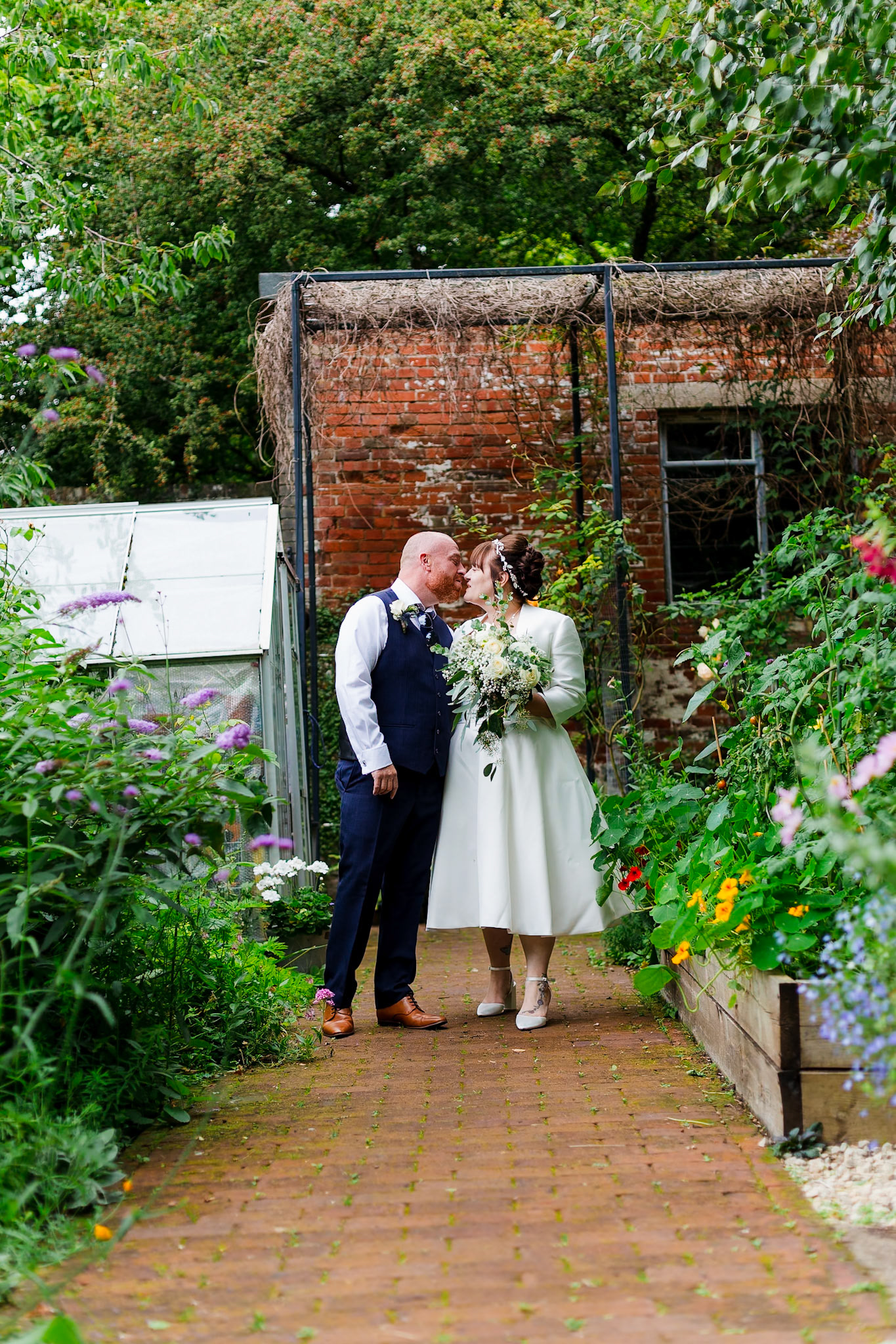 Anna and Nicks Wedding photos taken at Salisbury registry office (Borne Hill) on the 28th August 2023