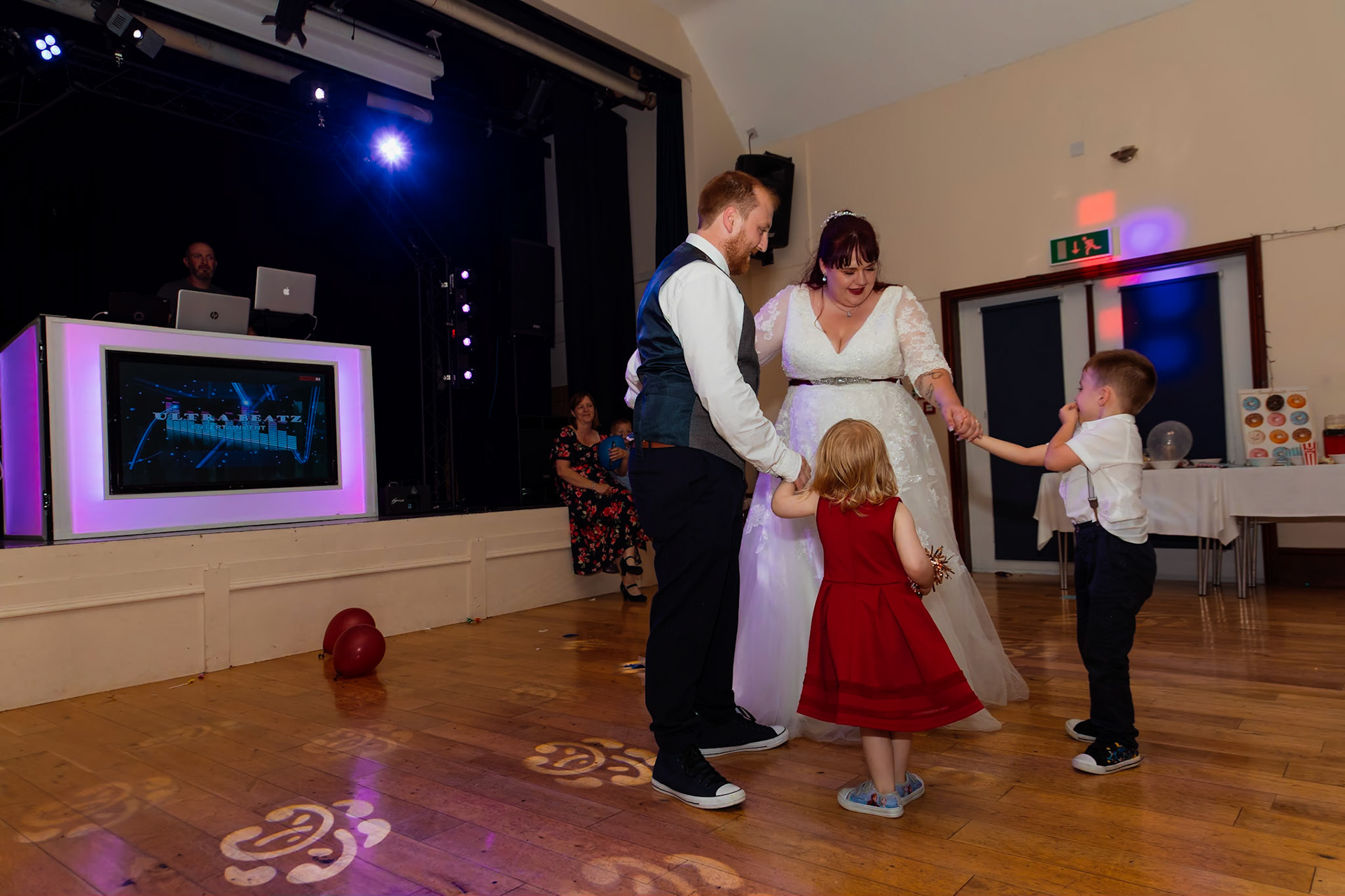 beckie and Steves Wedding Pictures taken in Taunton and the reception at Stoke st Gregory in Somerset.