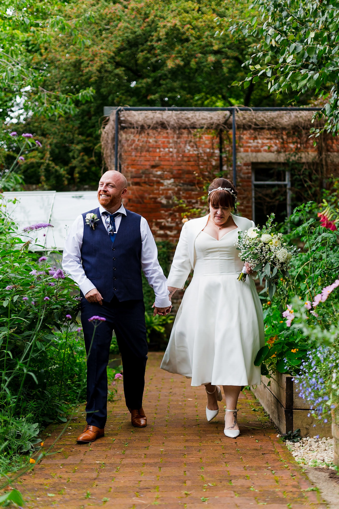 Anna and Nicks Wedding photos taken at Salisbury registry office (Borne Hill) on the 28th August 2023