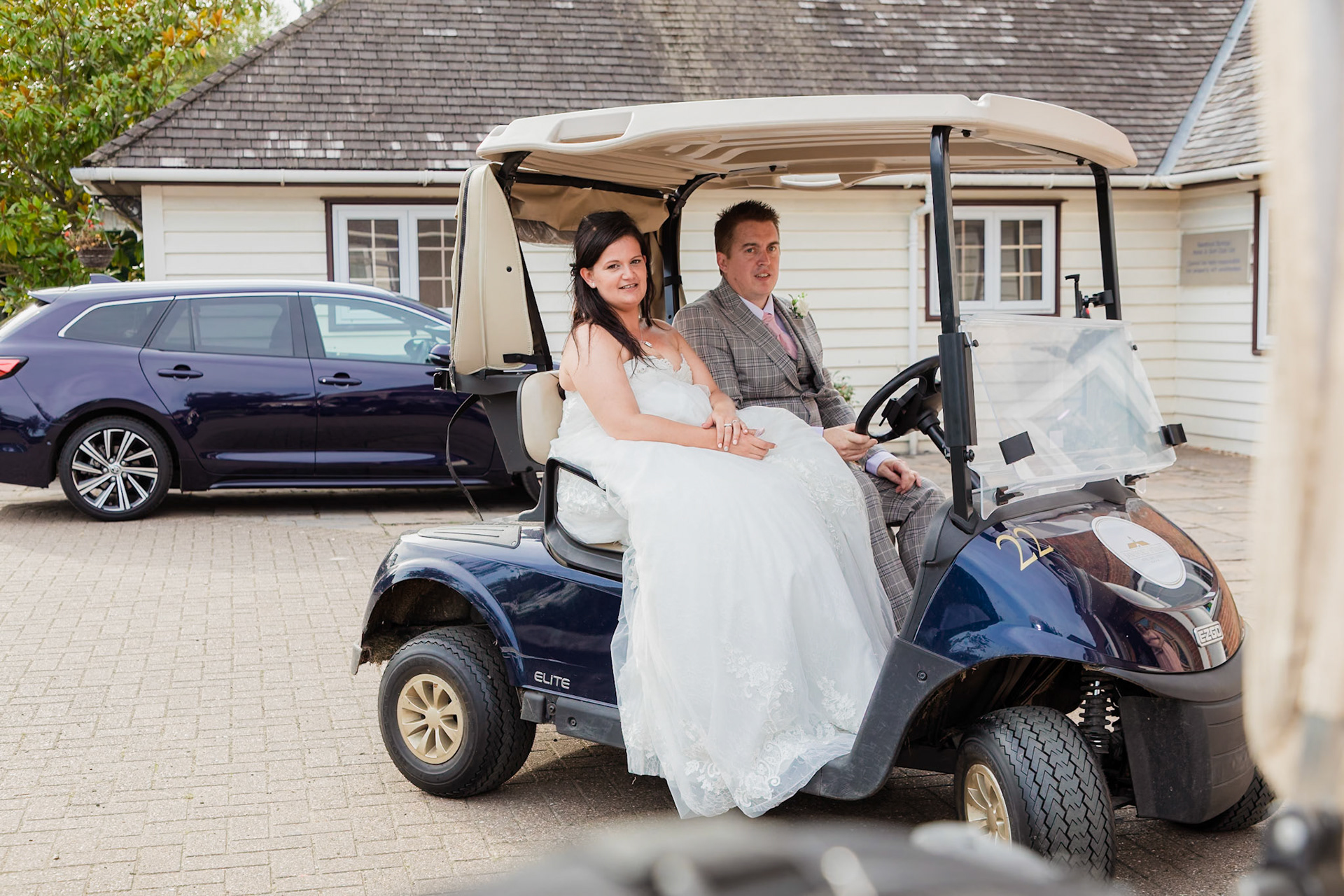 Korrine and Gregs Wedding took place at Sandford springs with the ceremony taking place at Overton Church on a beautiful sunny day on the 9th September 2023
