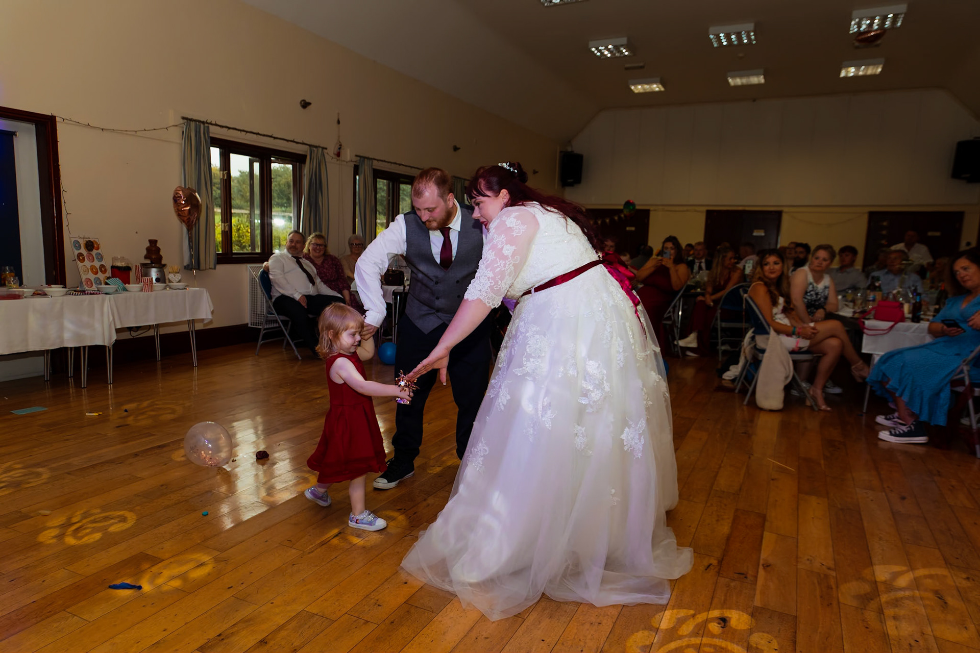 beckie and Steves Wedding Pictures taken in Taunton and the reception at Stoke st Gregory in Somerset.