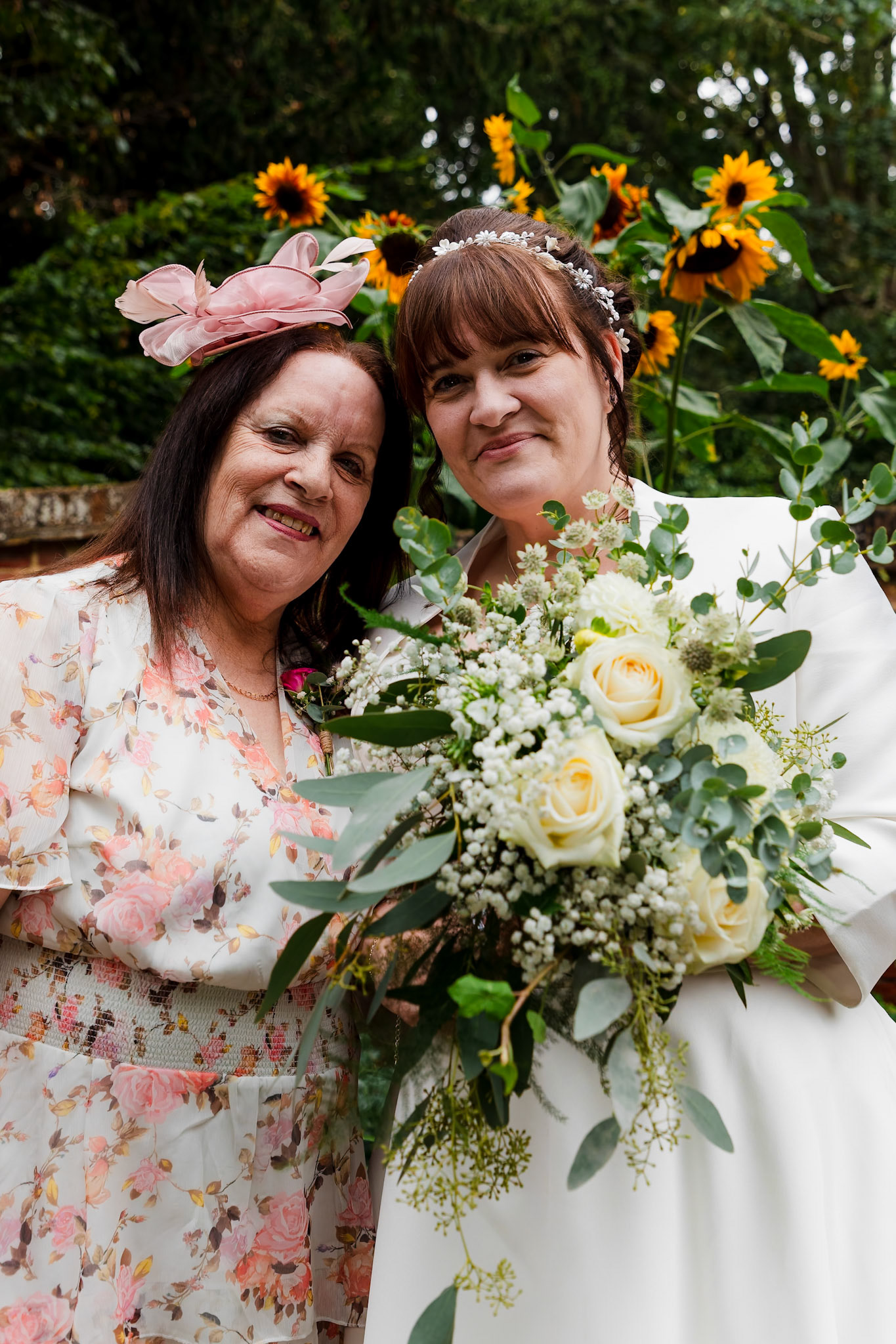 Anna and Nicks Wedding photos taken at Salisbury registry office (Borne Hill) on the 28th August 2023