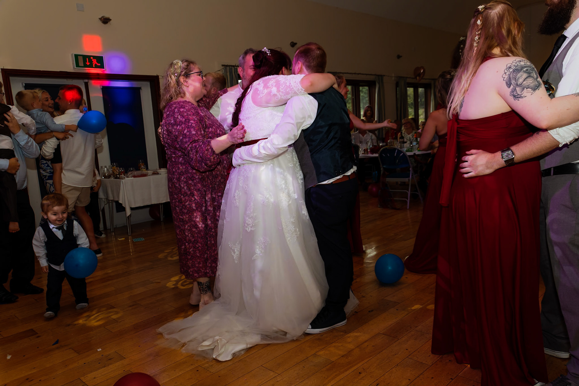 beckie and Steves Wedding Pictures taken in Taunton and the reception at Stoke st Gregory in Somerset.