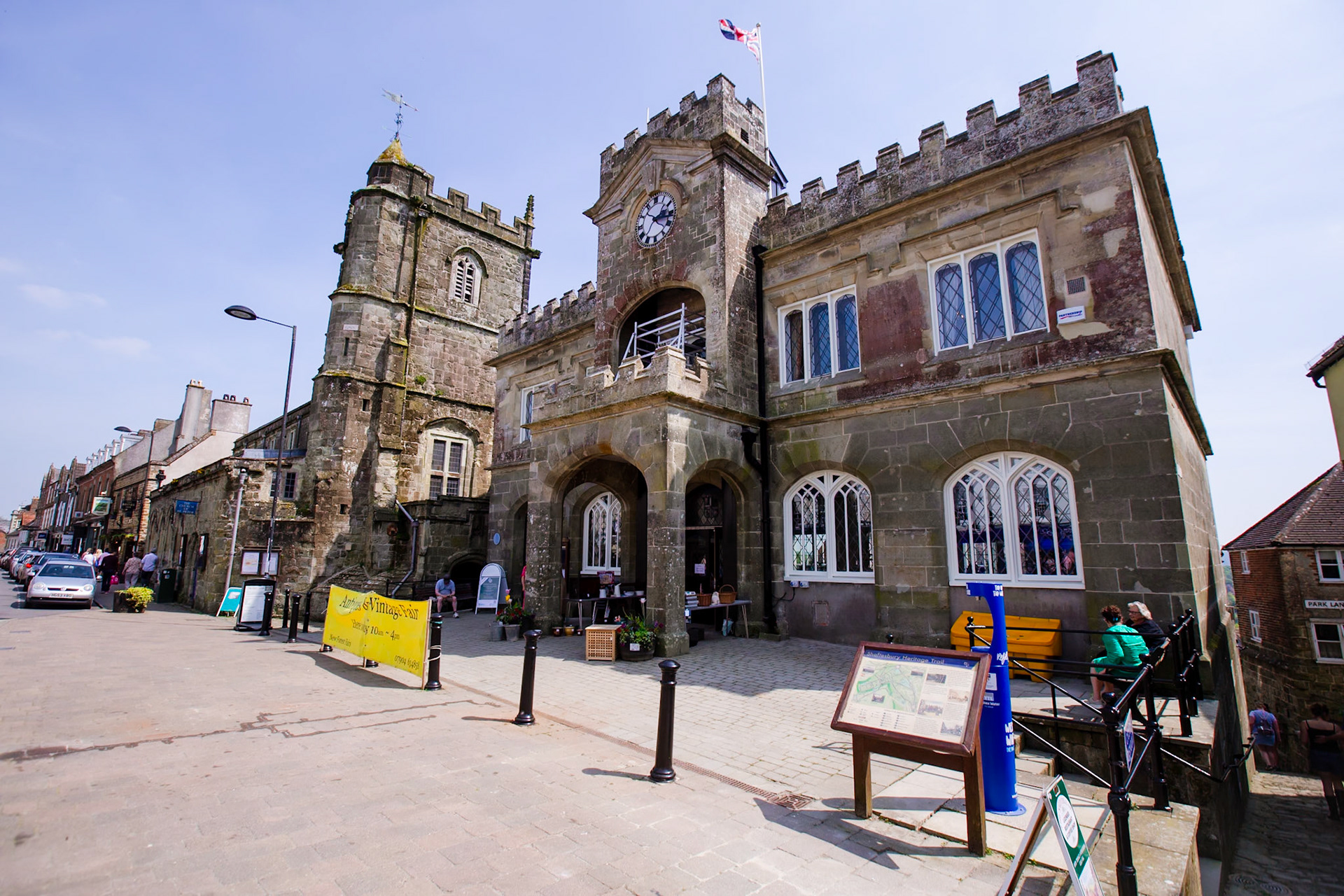 Pictures from Jay and Flo's beautiful spring wedding that took place at Shaftesbury in North Dorset and