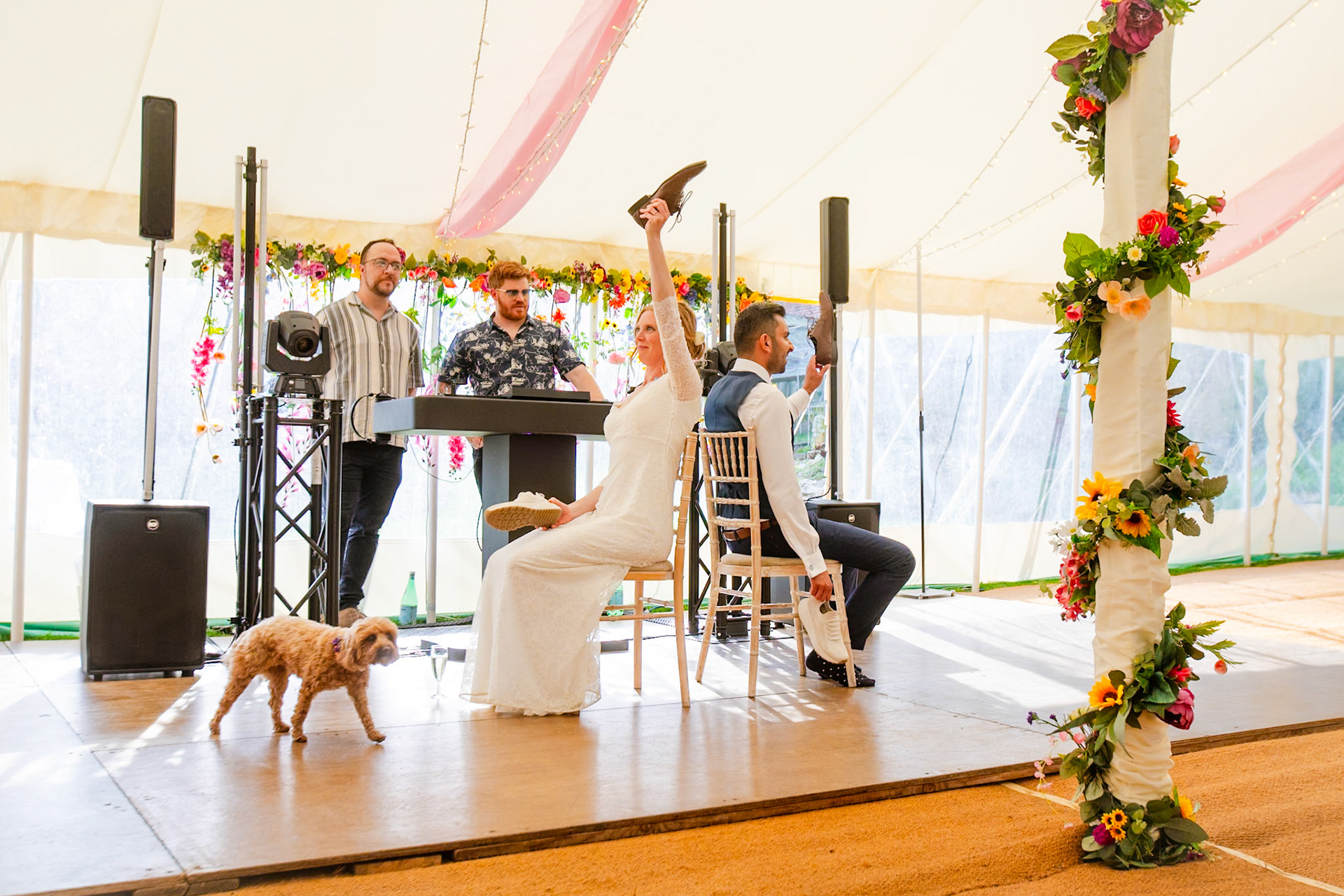 Pictures from Jay and Flo's beautiful spring wedding that took place at Shaftesbury in North Dorset and