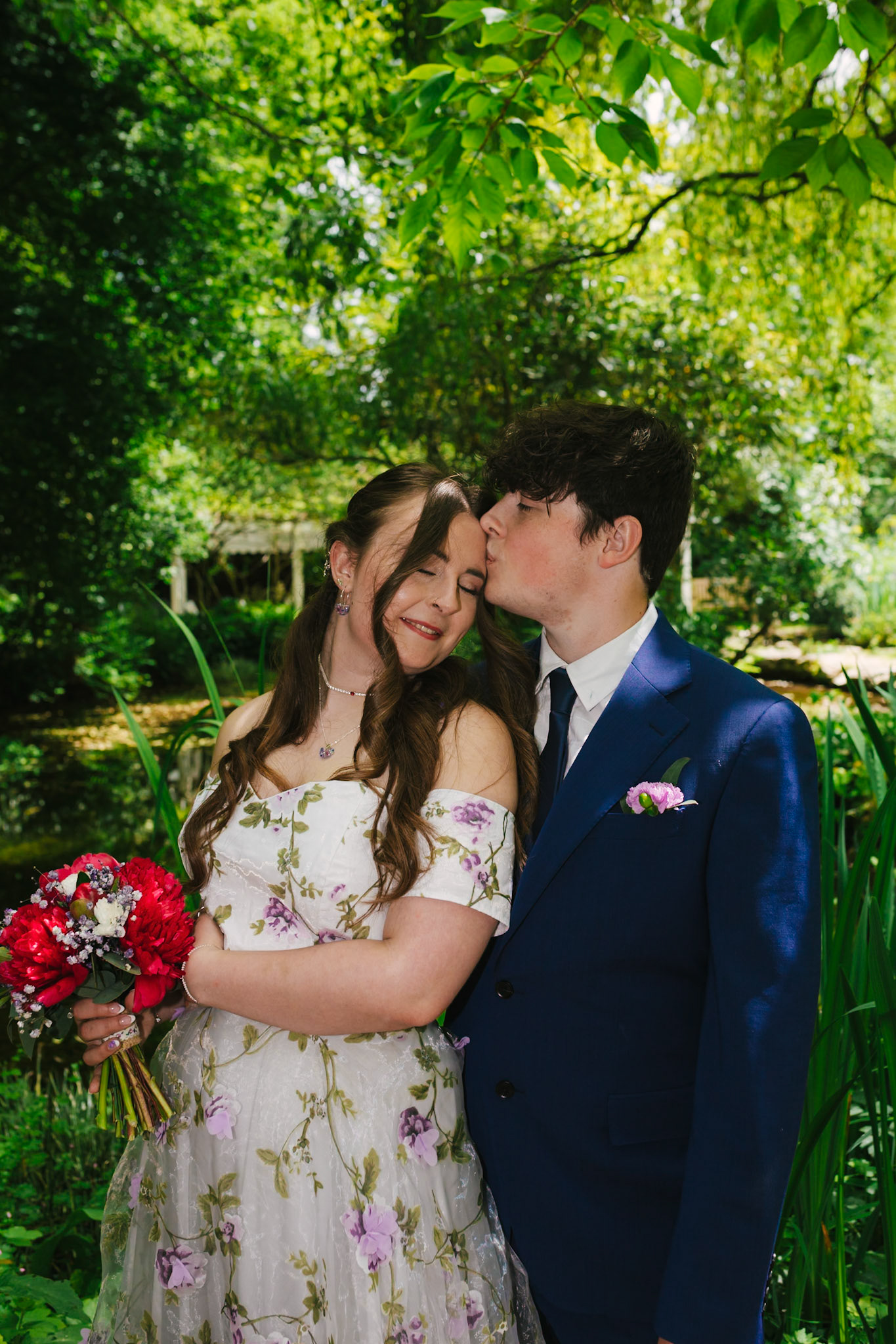 Lia and Sams Wonderful Wedding on the 25th May 2025 with the ceremony taking place at Upwey Wishing Well, the reception taking place at the Centenery Club in Weymouth, this was of my split weddings packages.