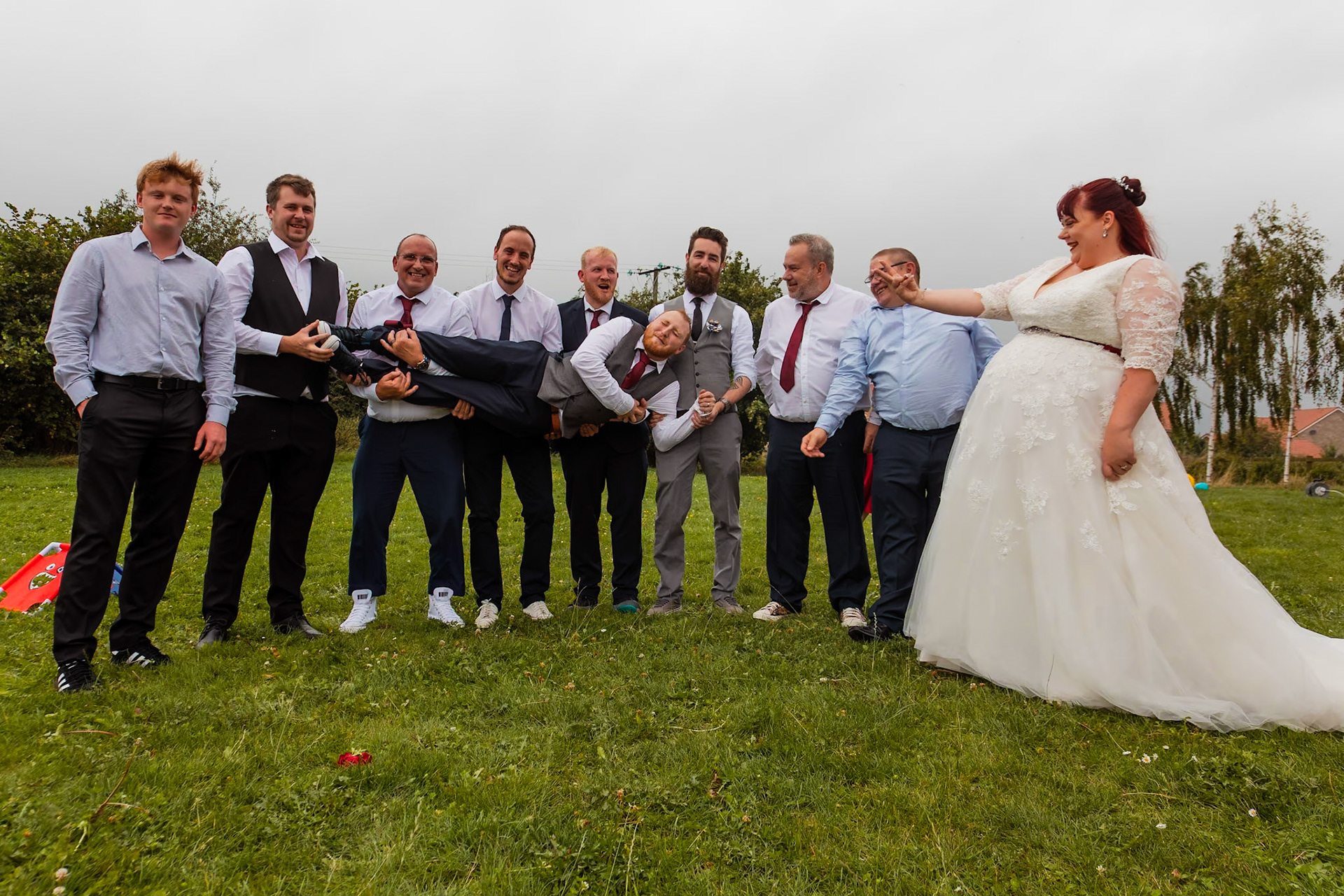 beckie and Steves Wedding Pictures taken in Taunton and the reception at Stoke st Gregory in Somerset.