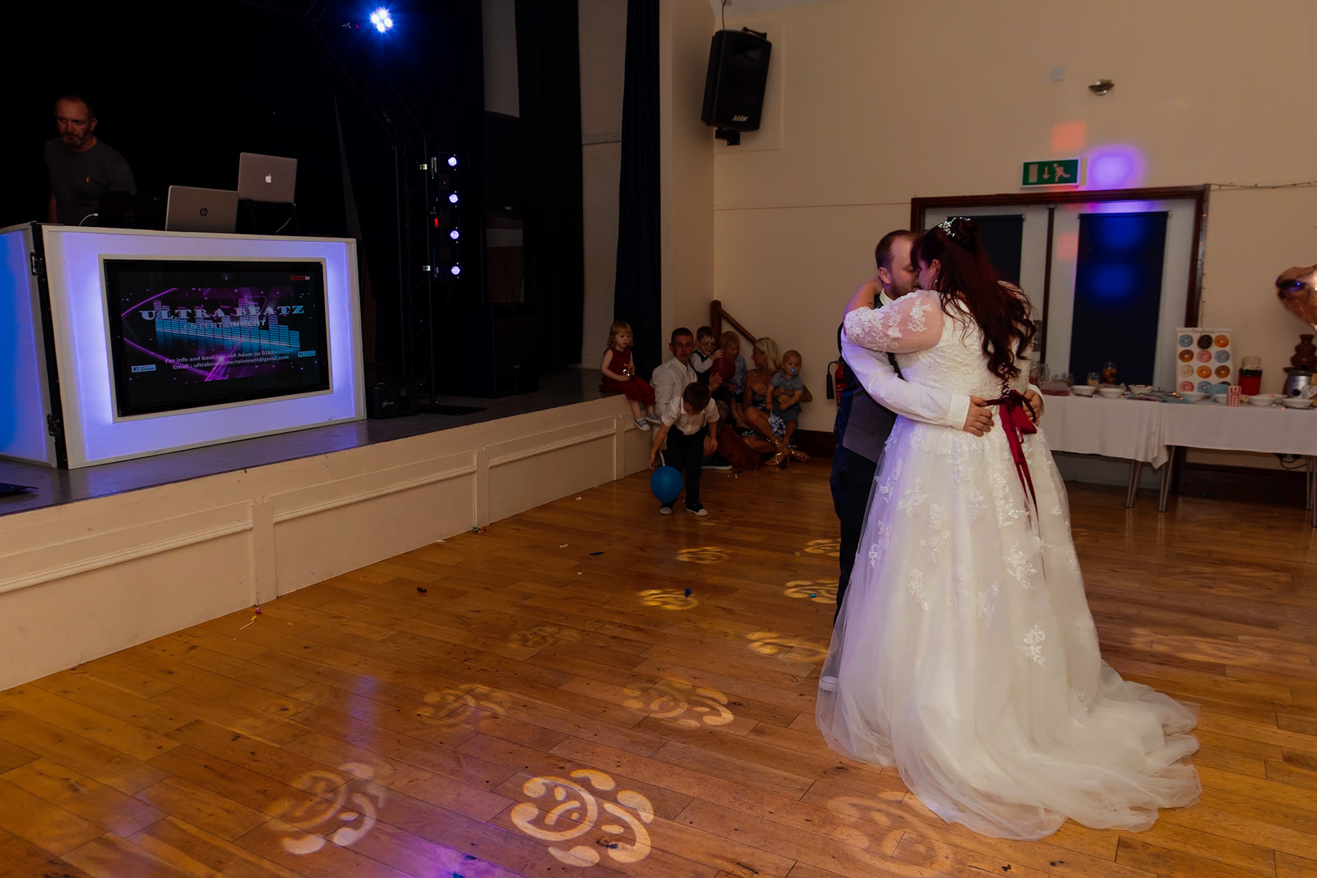 beckie and Steves Wedding Pictures taken in Taunton and the reception at Stoke st Gregory in Somerset.