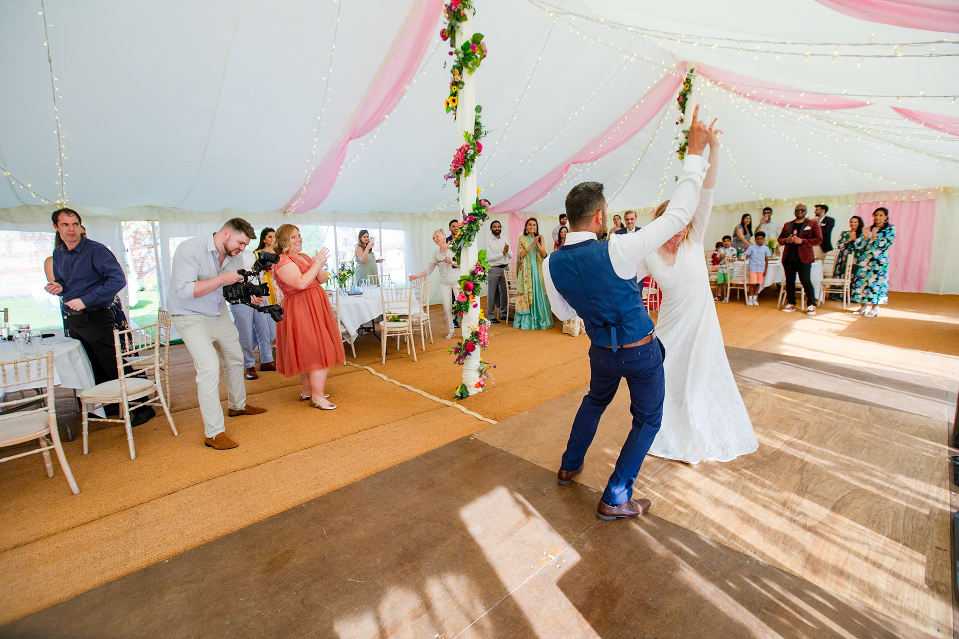 Pictures from Jay and Flo's beautiful spring wedding that took place at Shaftesbury in North Dorset and