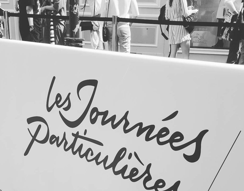 People Queue At Les Journees Particulieres Of The Lvhm Stock Photo -  Download Image Now - iStock