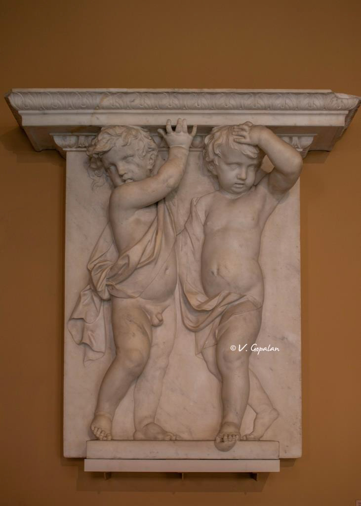 Putti supporting an Architrave (VAM)