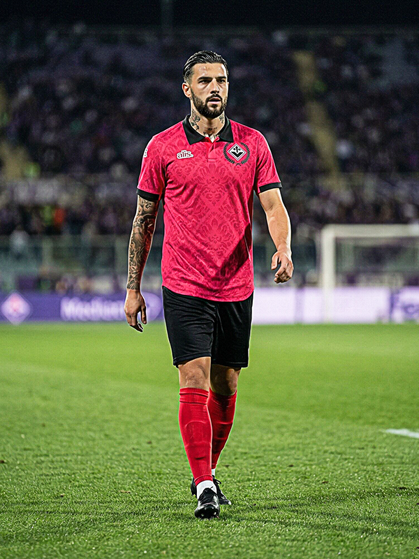 Football-match mockup of the red-pink Fiorentina kit