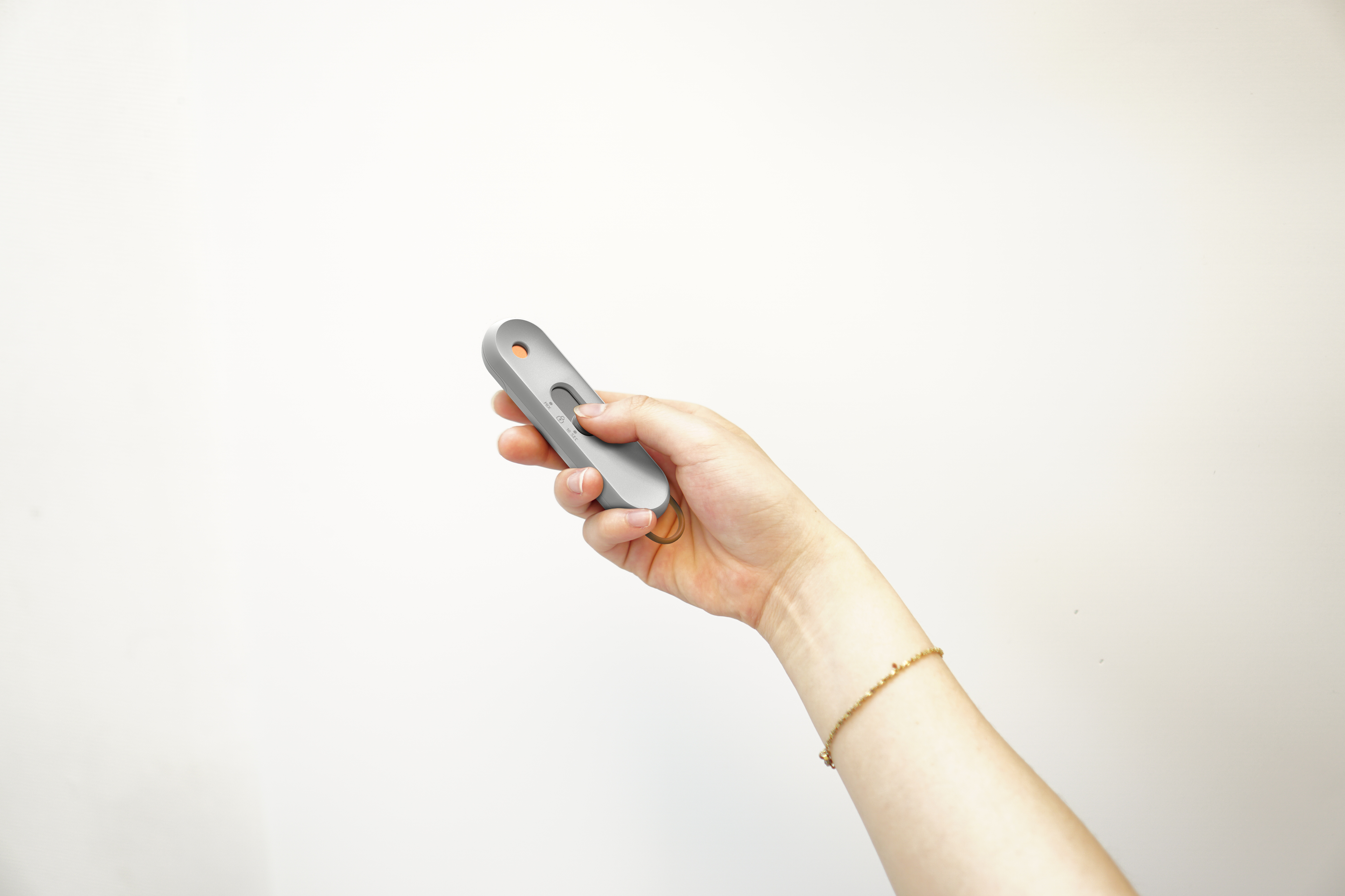Scale / Hand
