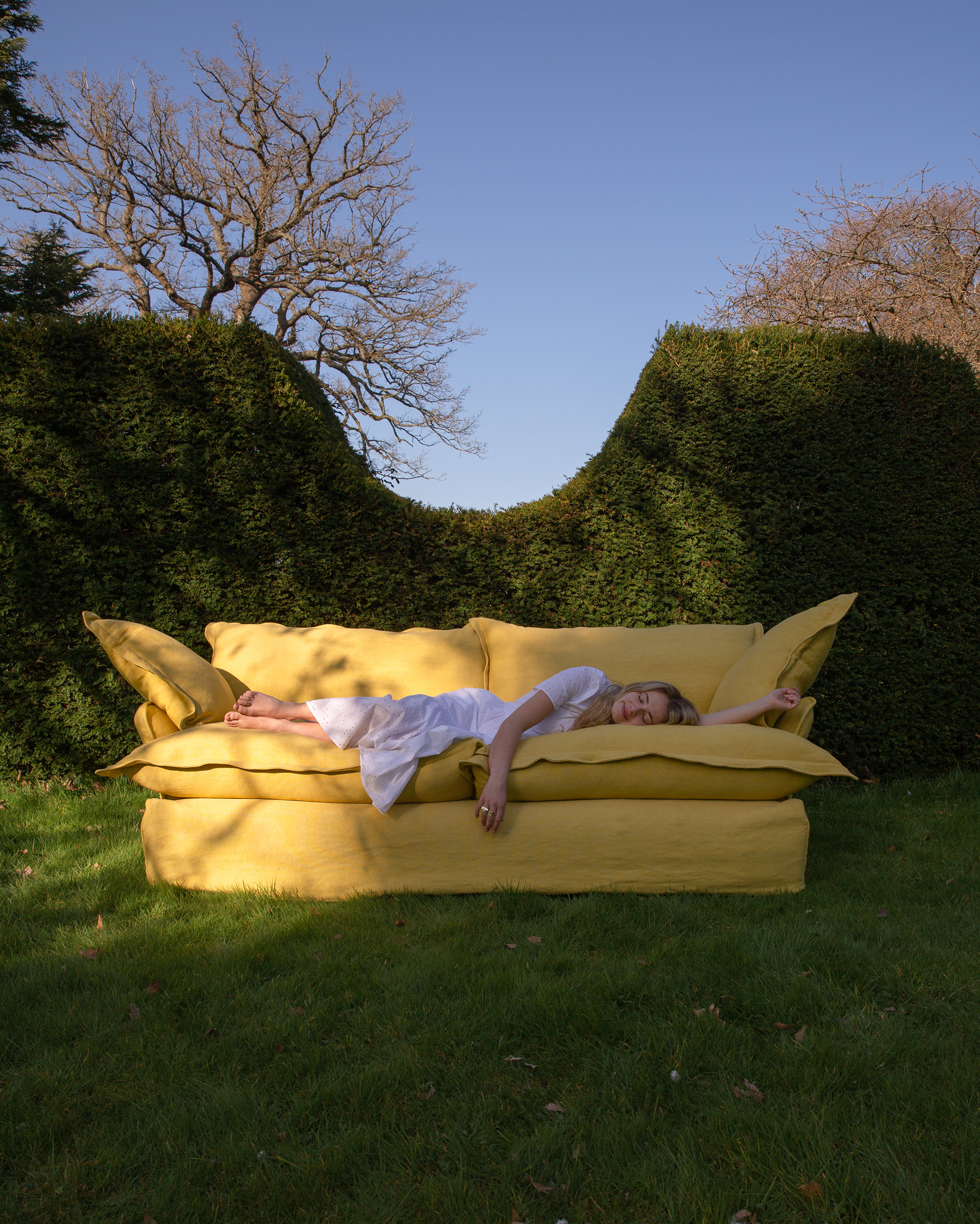 Citrine 100% Linen - Song Pillow Edge Sofa