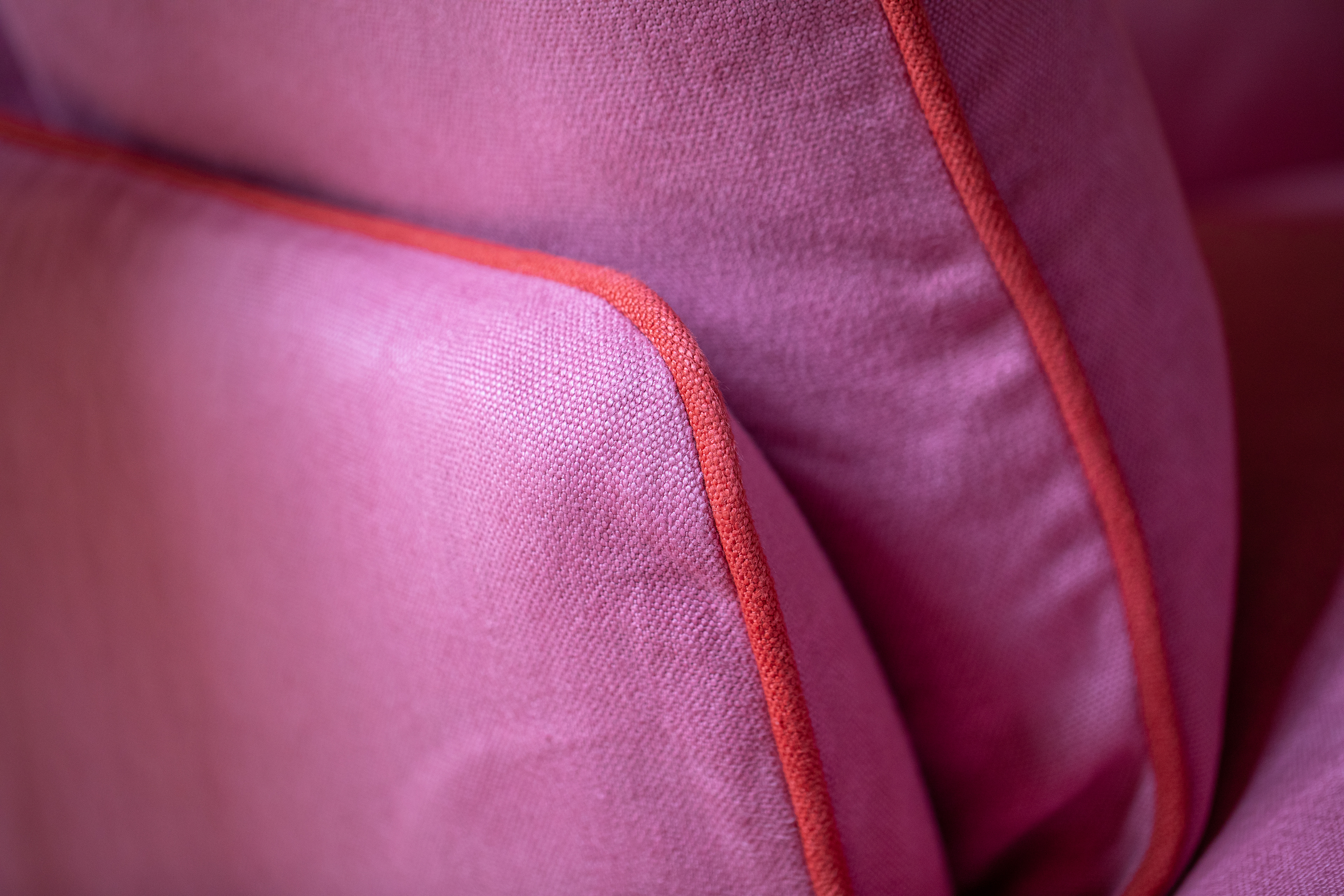 Rose Quartz/Garnet 100% Linen - Marnie Contrast Piped Love Seat