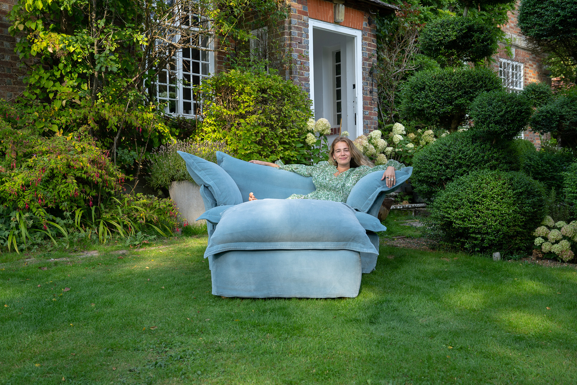 Pigeon Corduroy - Song Pillow Edge Love Seat & Footstool