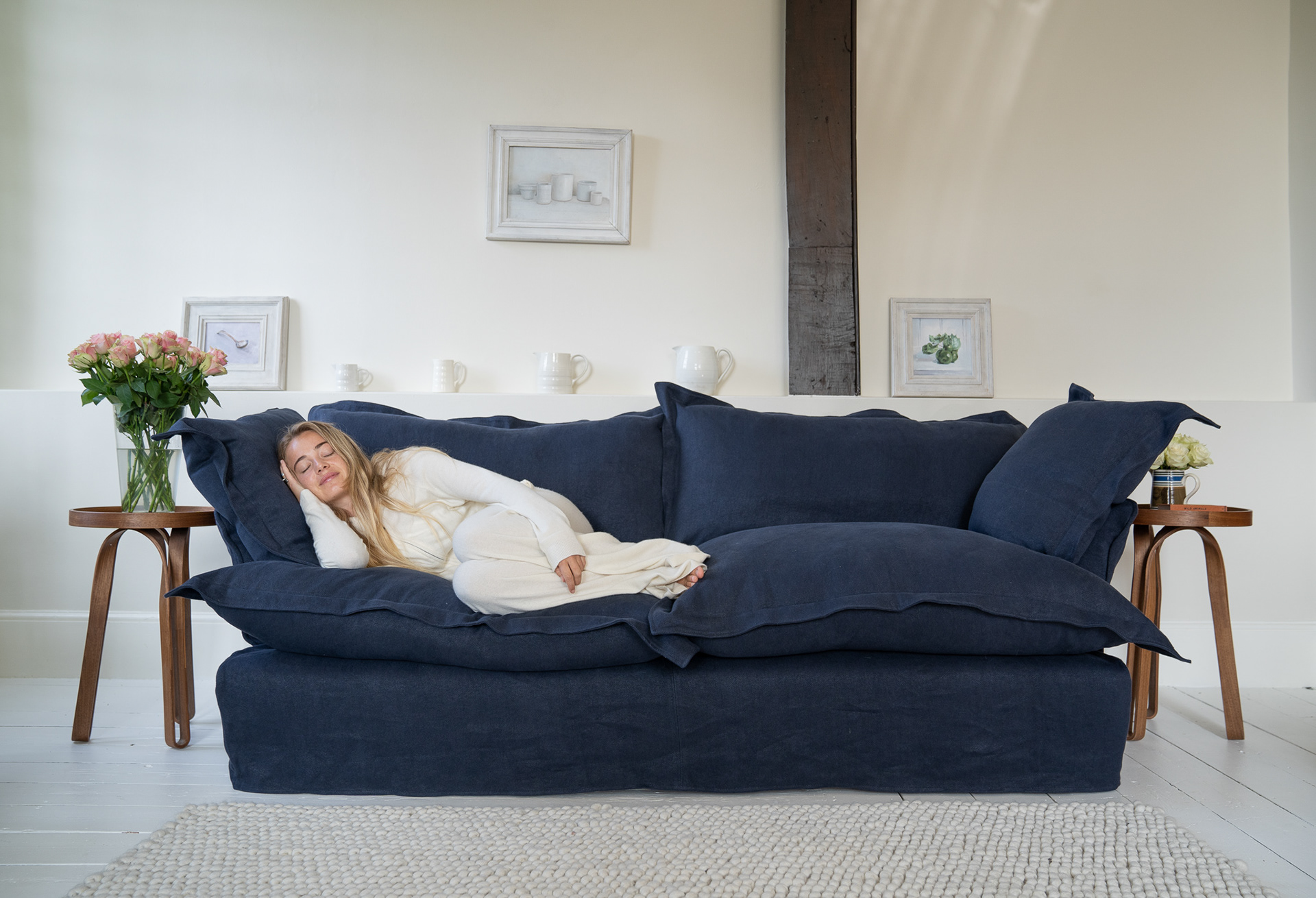 Obsidian 100% Linen - Song Pillow Edge Sofa