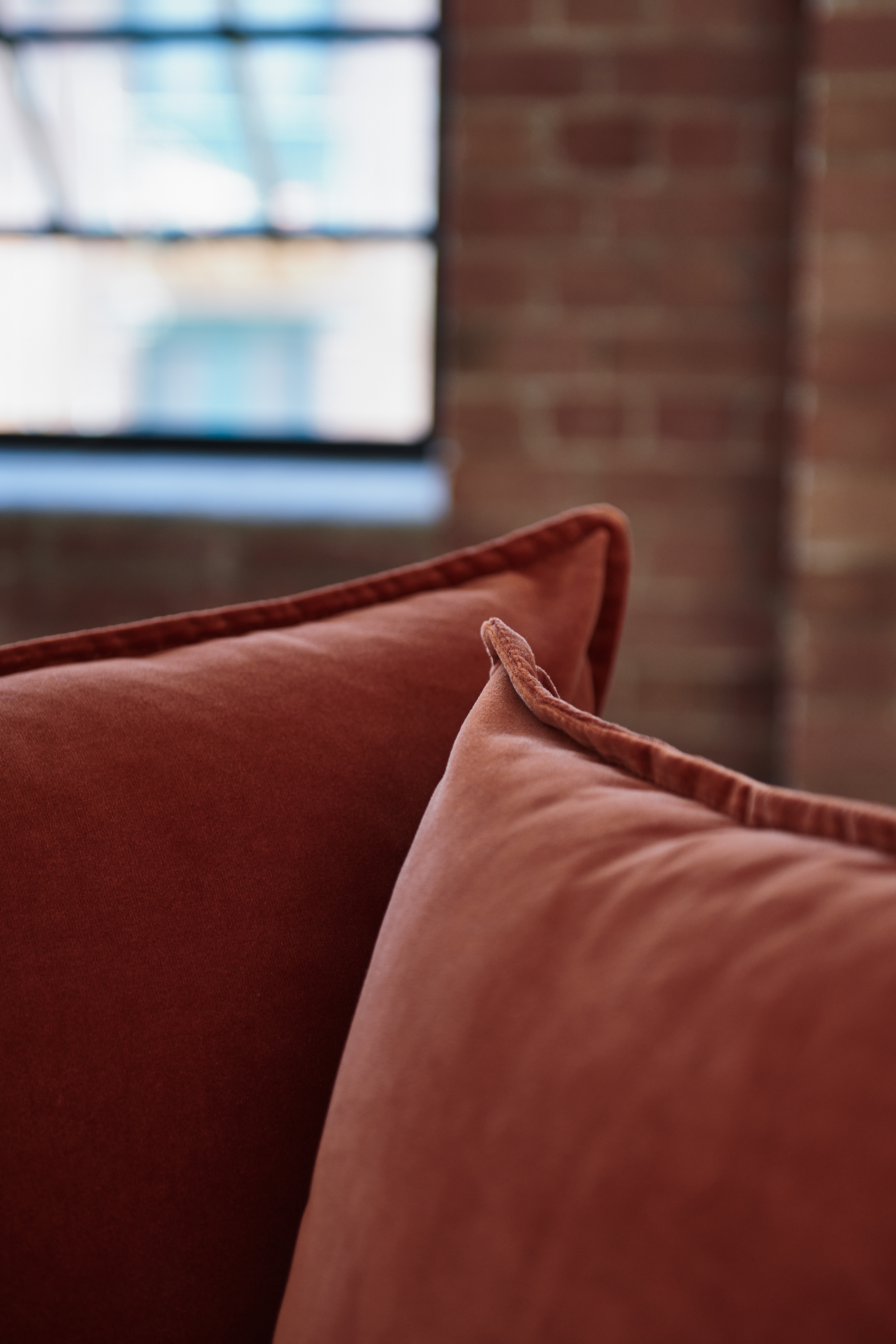 Paprika Velvet - Song Short Pillow Edge Love Seat