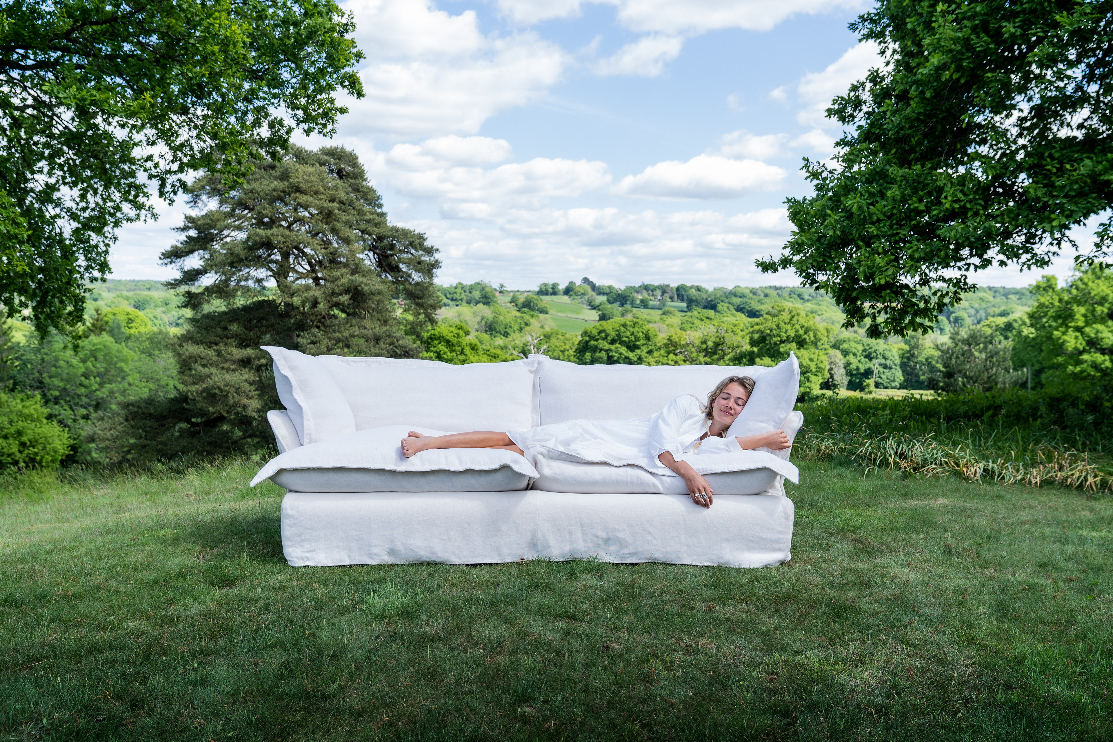 Selenite 100% Linen - Song Pillow Edge Sofa