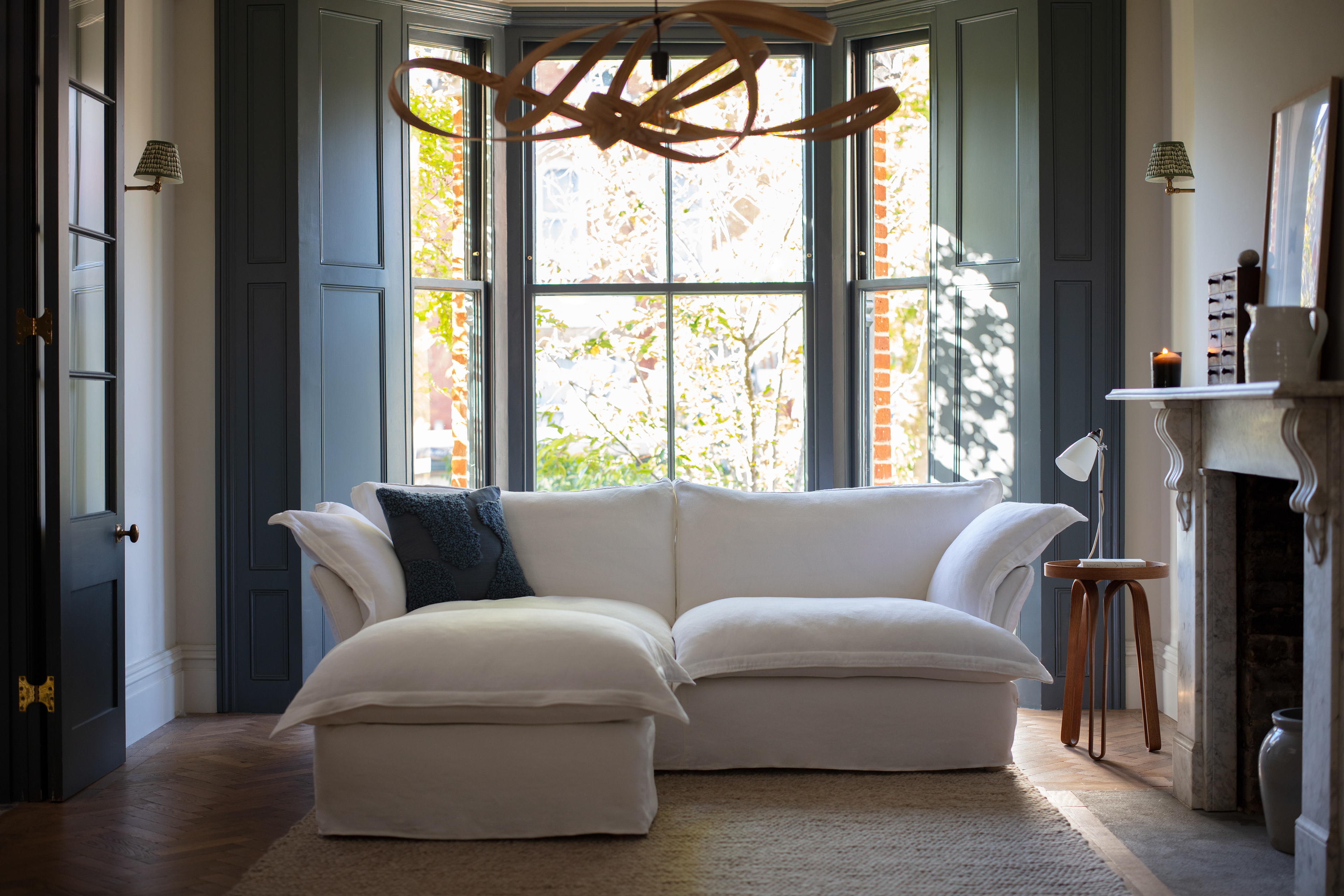 Selenite 100% Linen - Song Pillow Edge Sofa