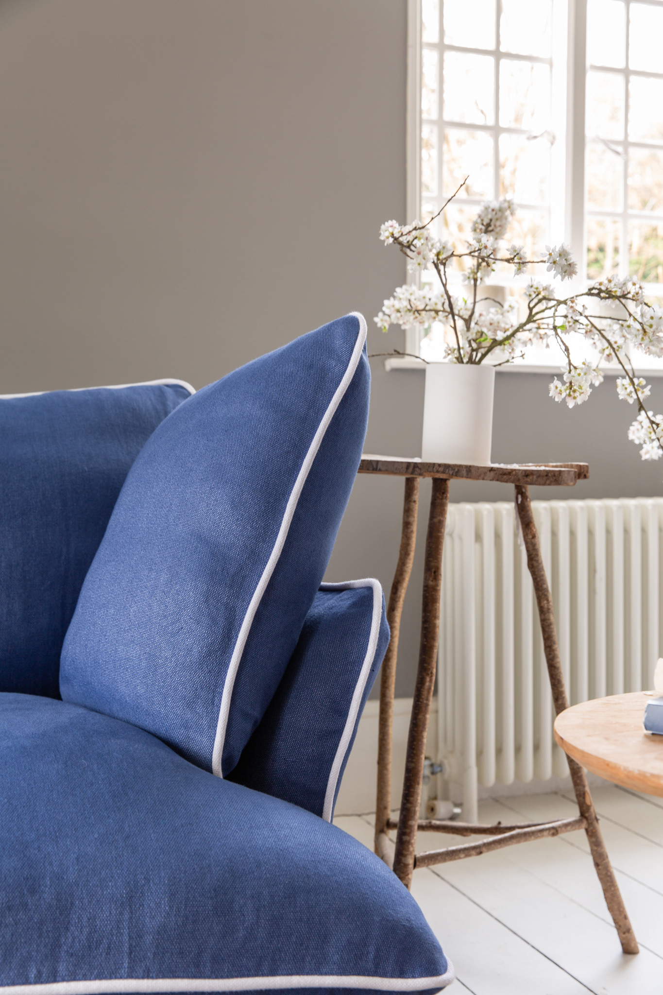 Sapphire/Selenite 100% Linen Marnie Contrast Piped Sofa
