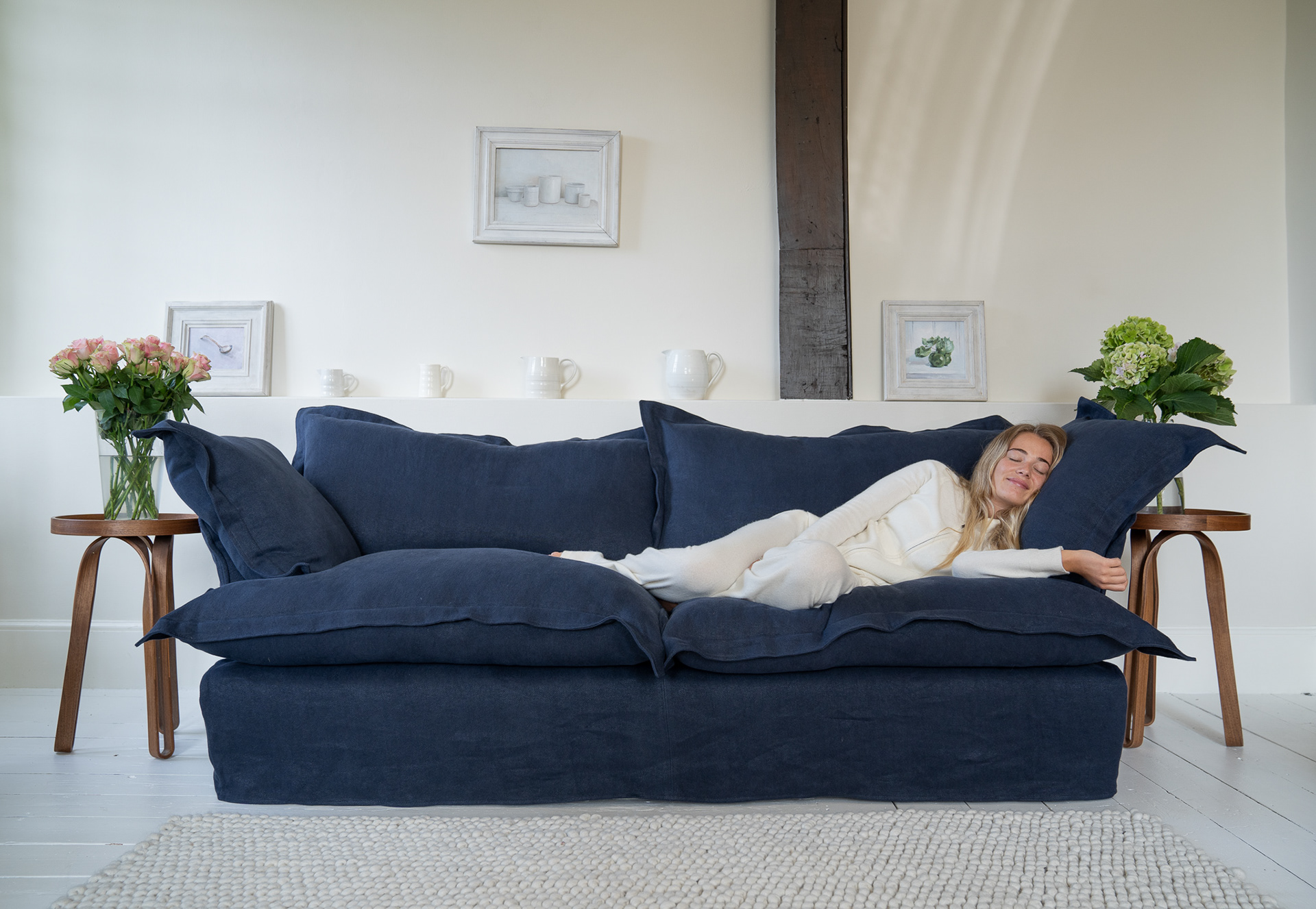 Obsidian 100% Linen - Song Pillow Edge Sofa