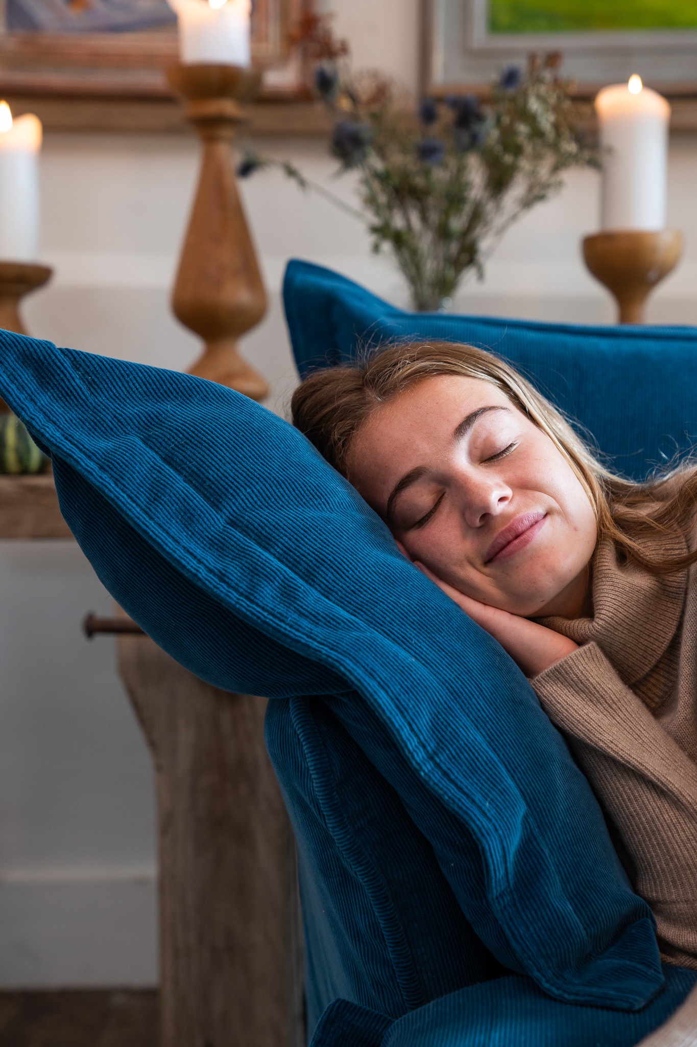 Peacock Corduroy - Song Pillow Edge Armchair