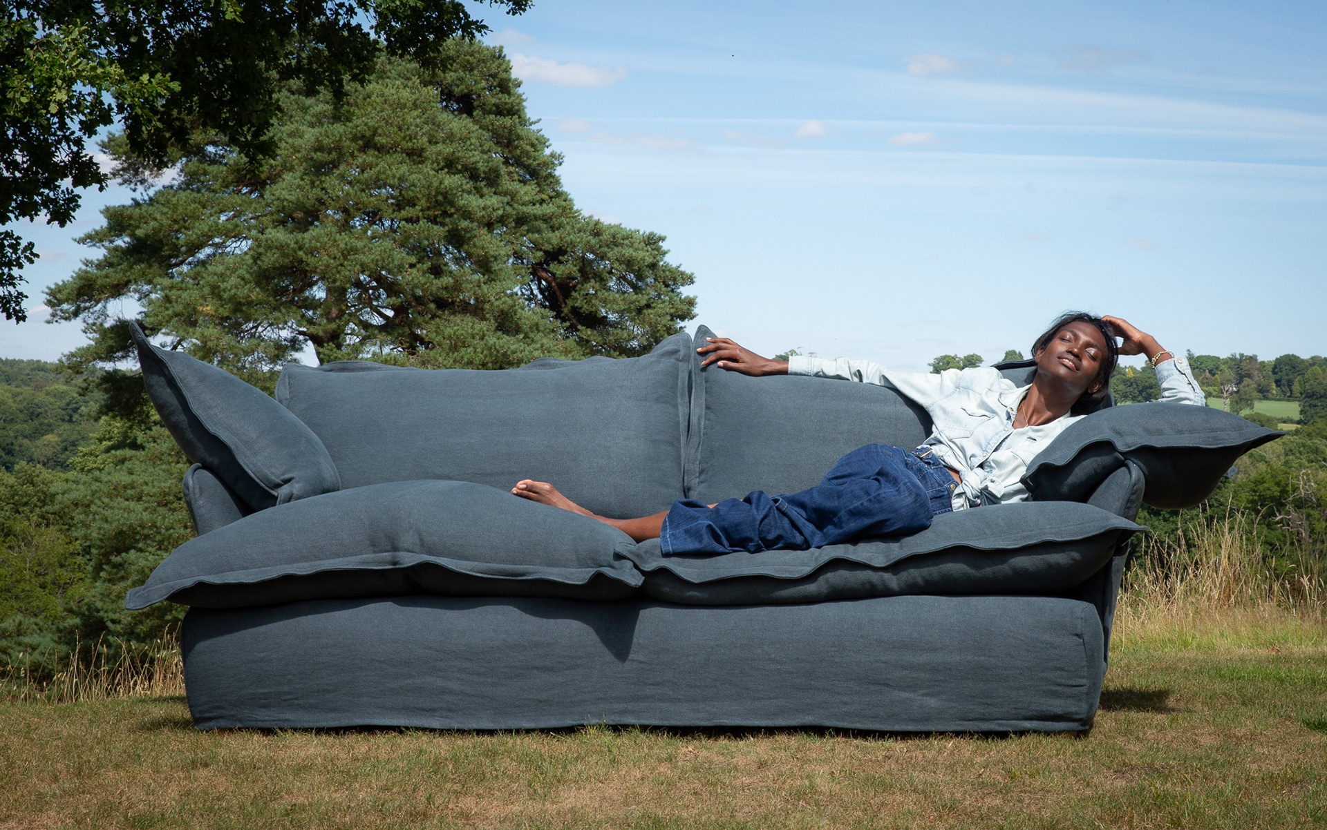 Hawk's Eye 100% Linen - Song Pillow Edge Sofa