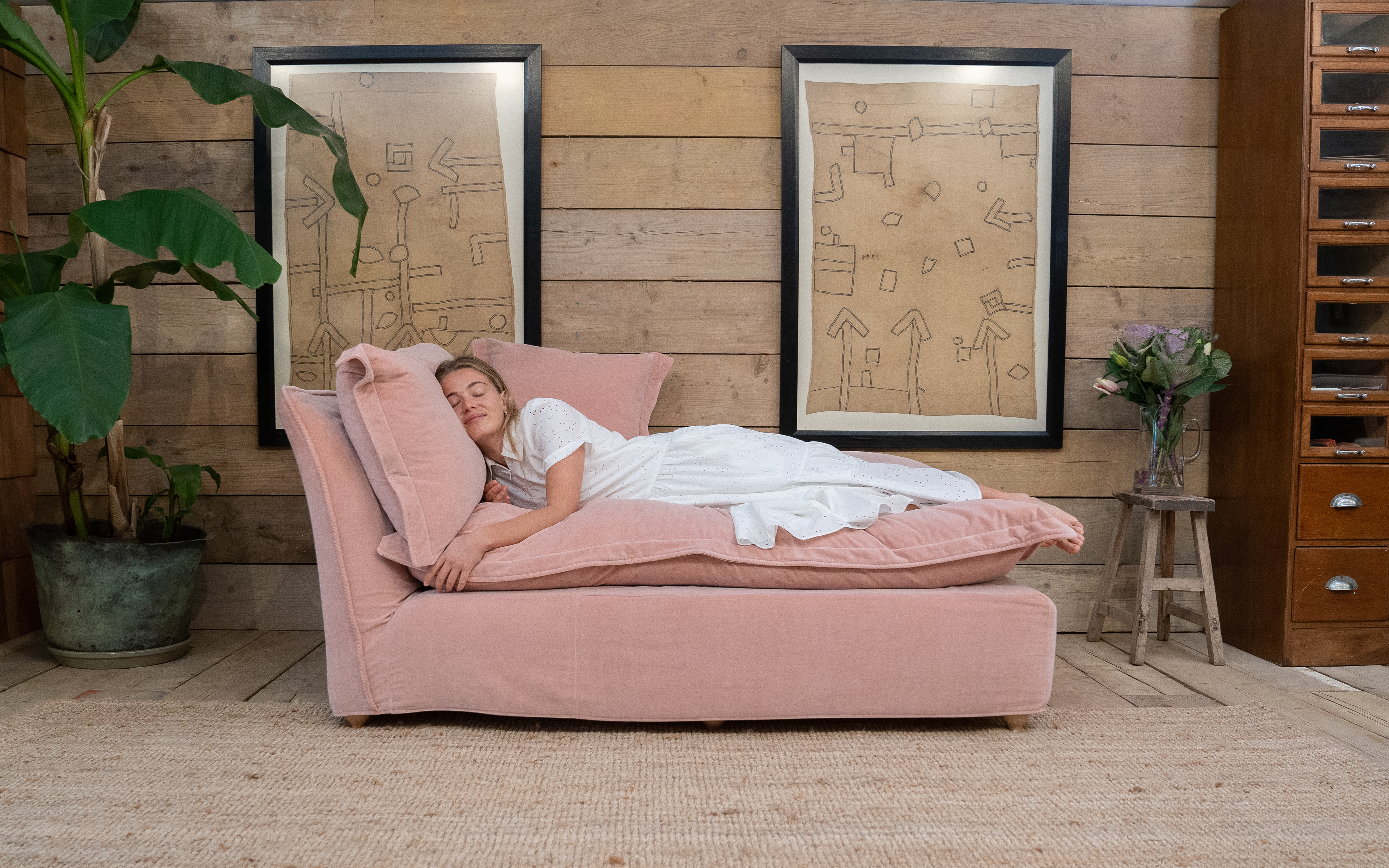 Plaster Velvet - Song Pillow Edge Chaise Longue