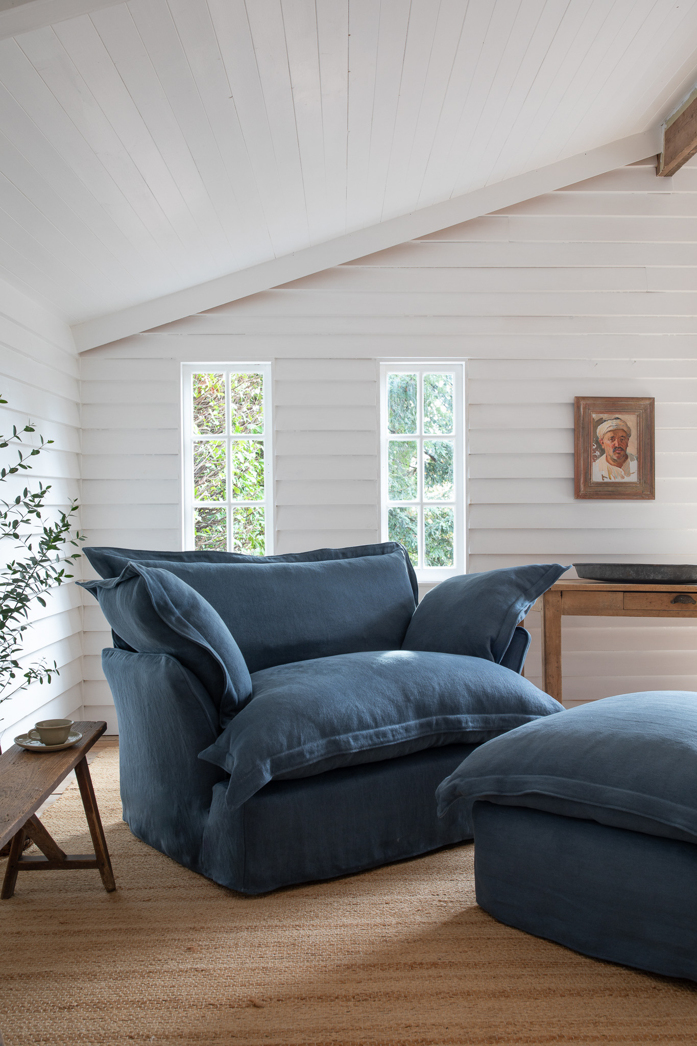 Angelite 100% Linen - Song PIllow Edge Love Seat