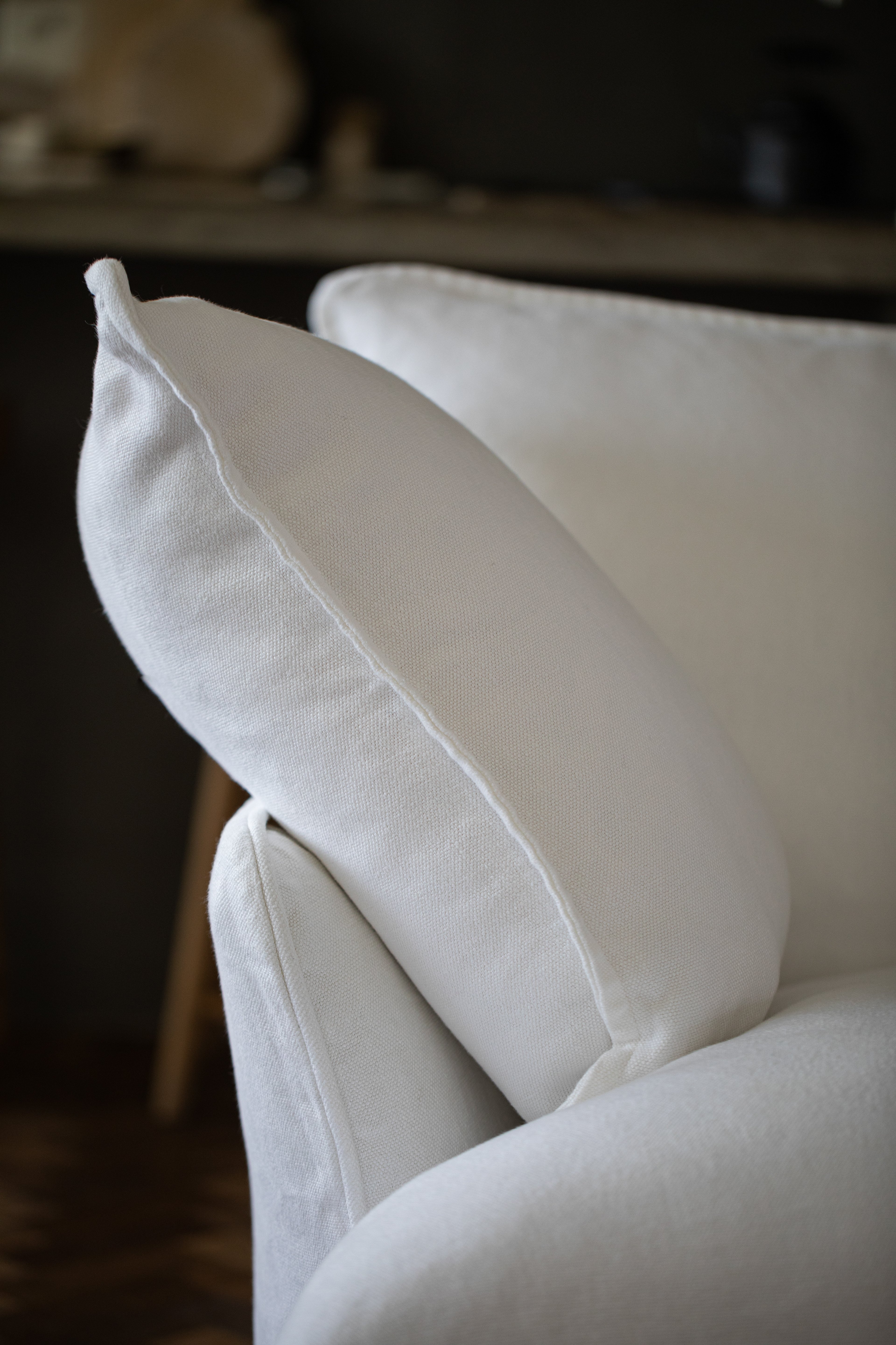 Selenite 100% Linen - Song Short Pillow Edge Love Seat
