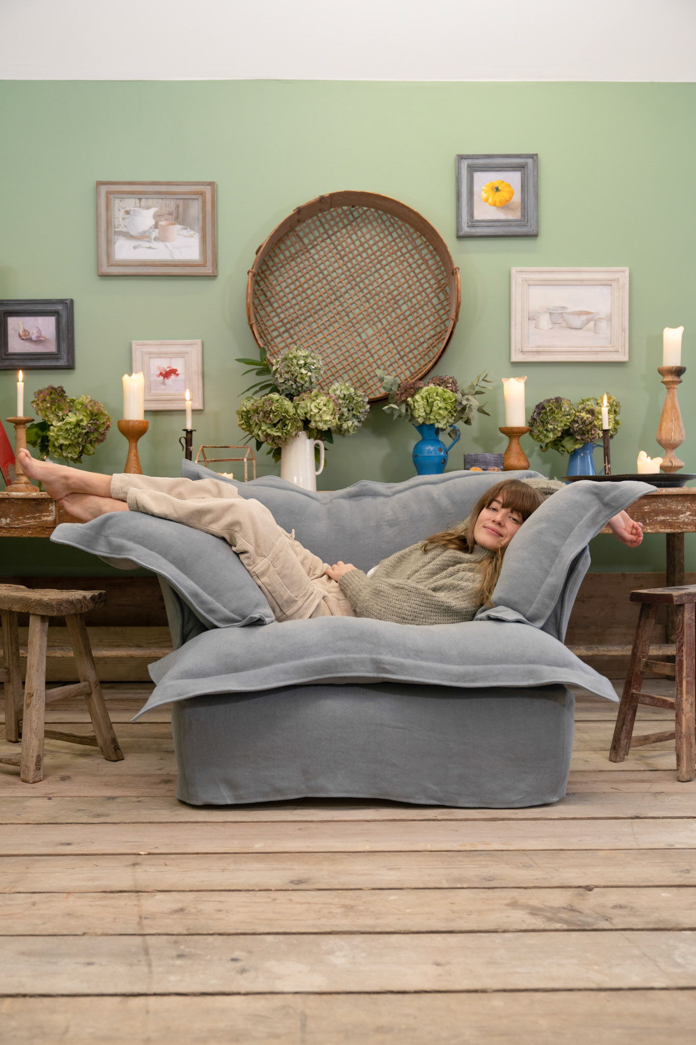 Graphite 100% Linen - Song Pillow Edge Armchair