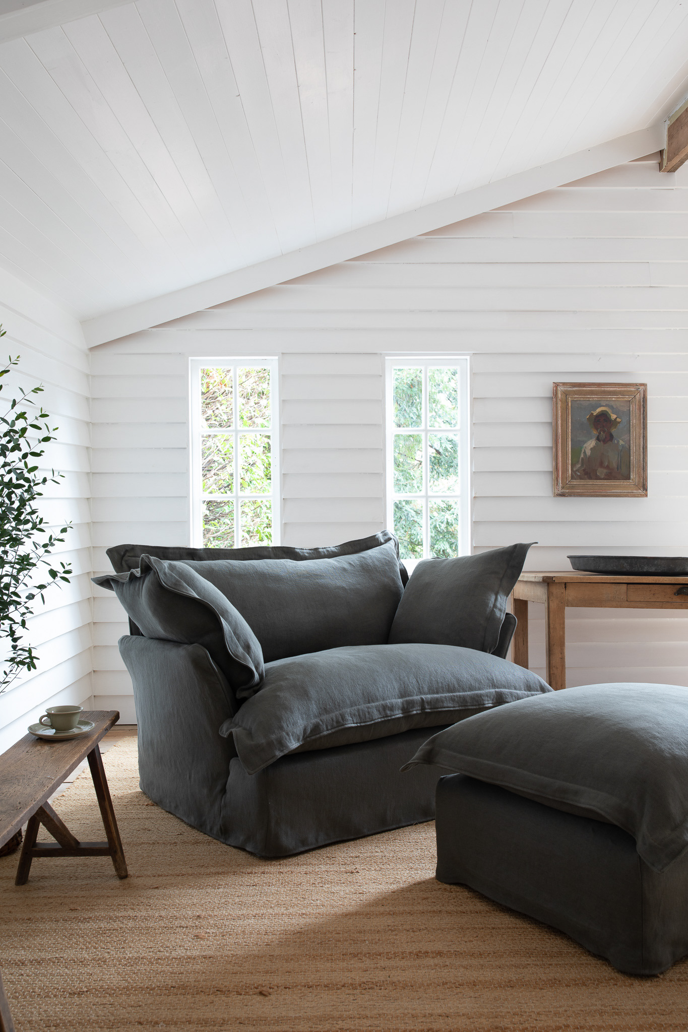 Graphite 100% Linen - Song Pillow Edge Love Seat