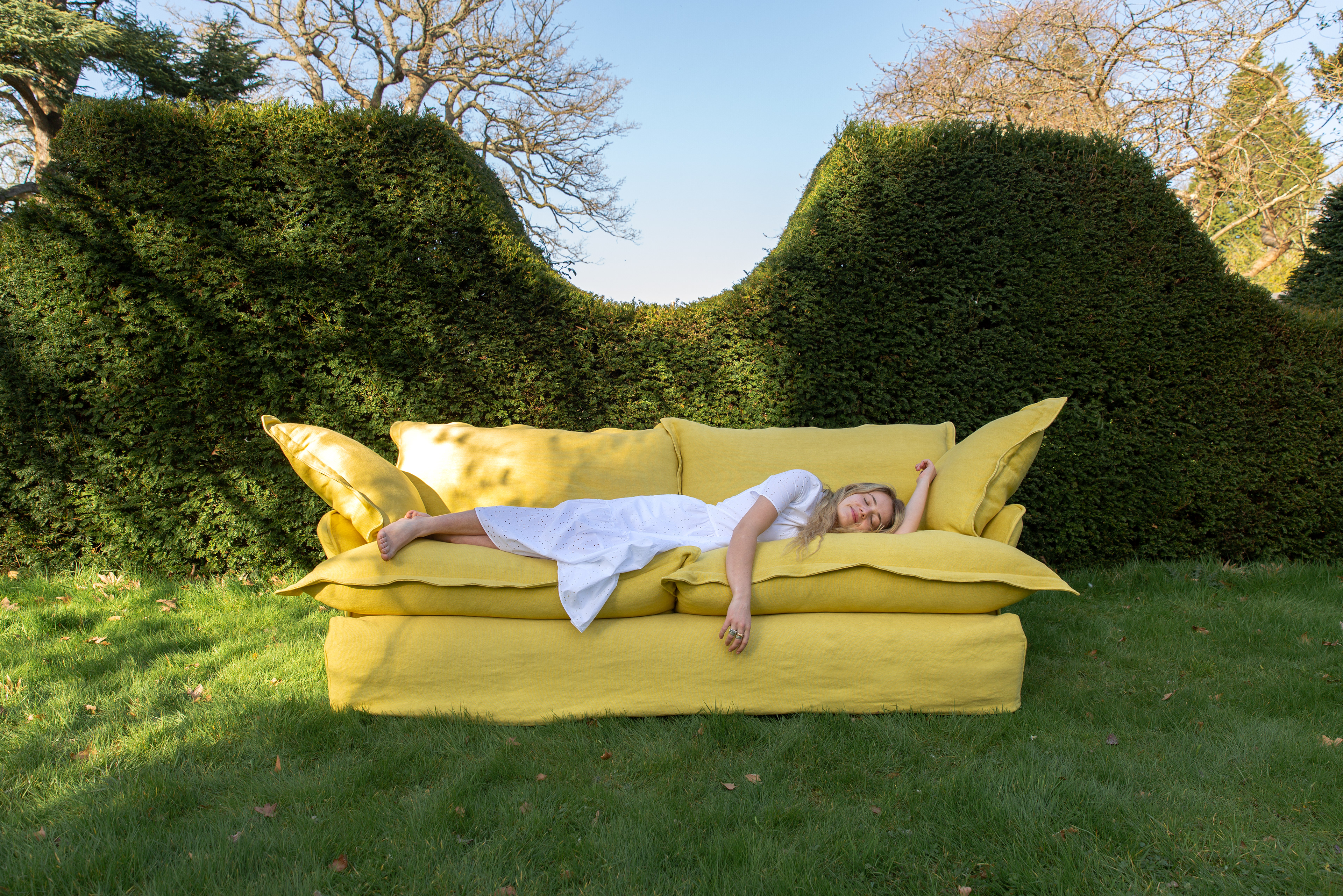 Citrine 100% Linen - Song Pillow Edge Sofa
