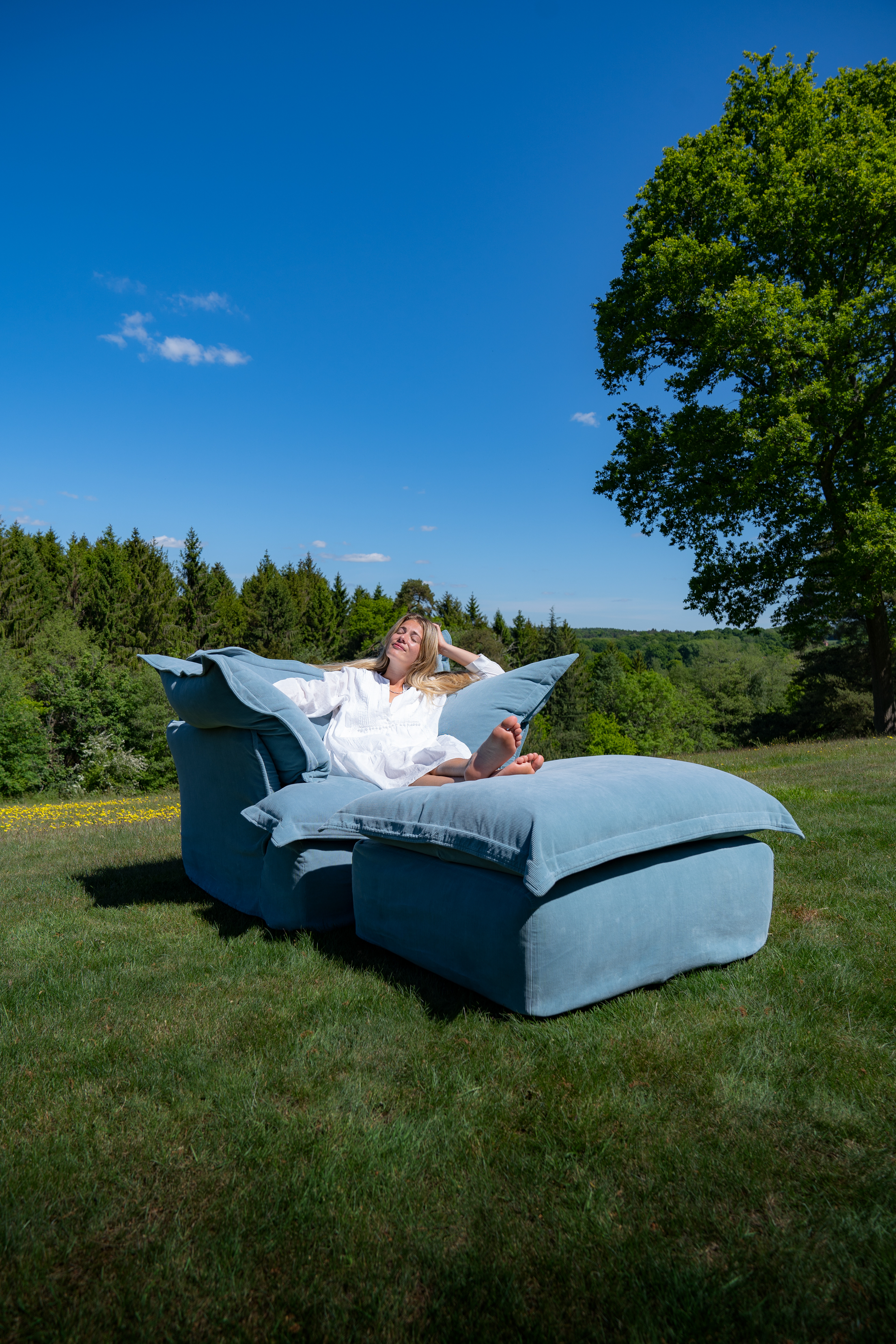 Pigeon Corduroy - Song Pillow Edge Armchair