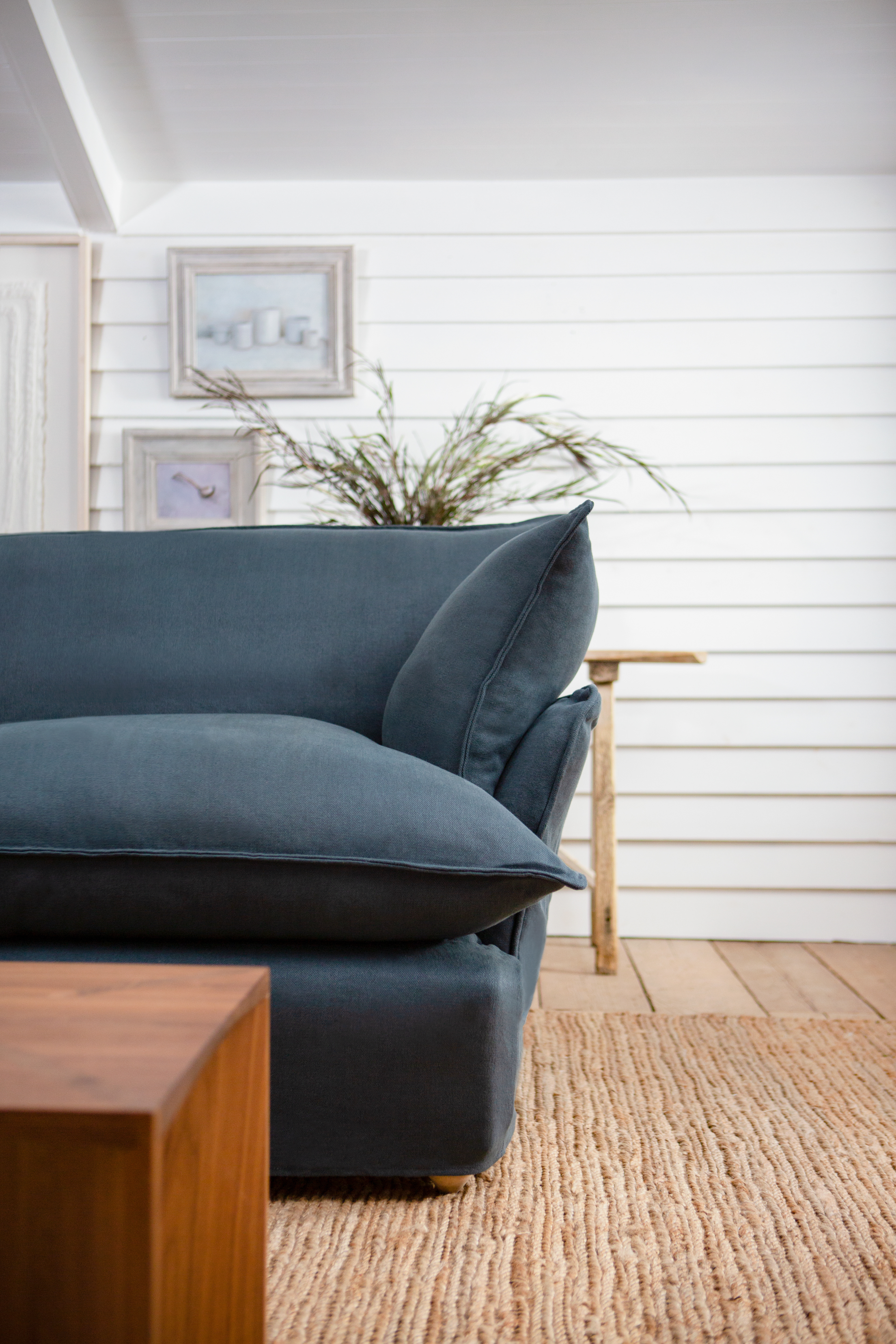 Hawk's Eye 100% Linen - Song Short Pillow Edge Sofa