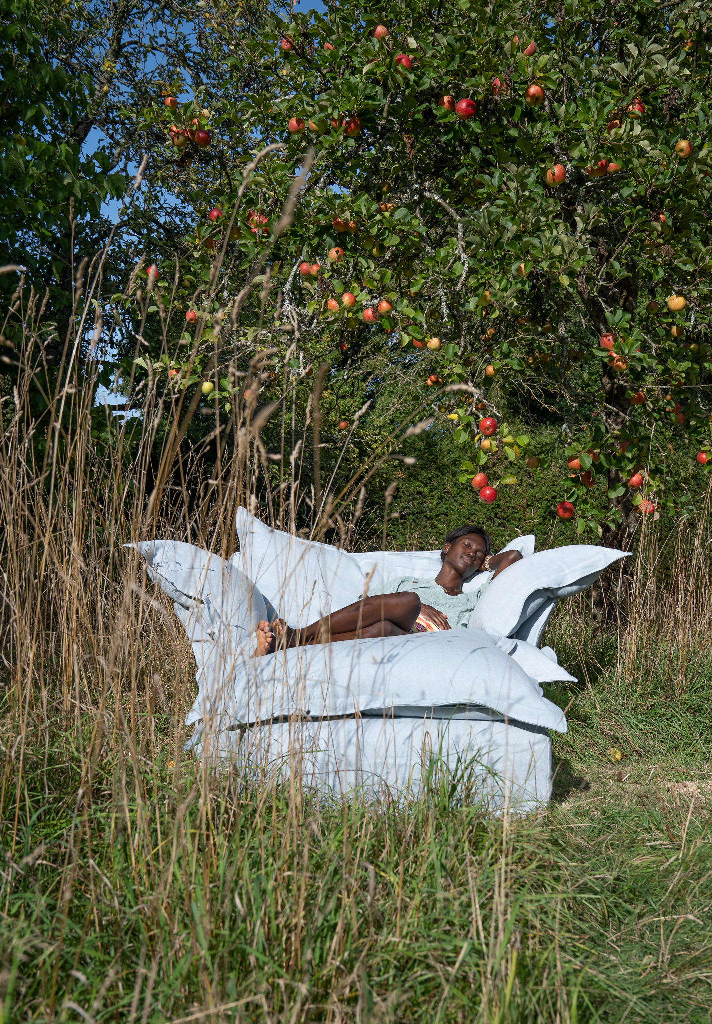 Aquamarine 100% Linen - Song Pillow Edge Love Seat